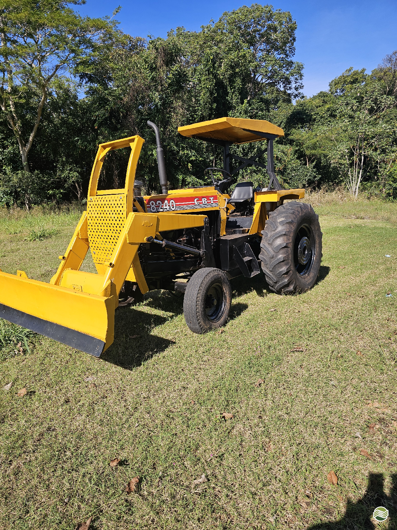 TRATOR CBT CBT 8240 Tração 4x2 Marin Tratores BIRIGUI SÃO PAULO SP