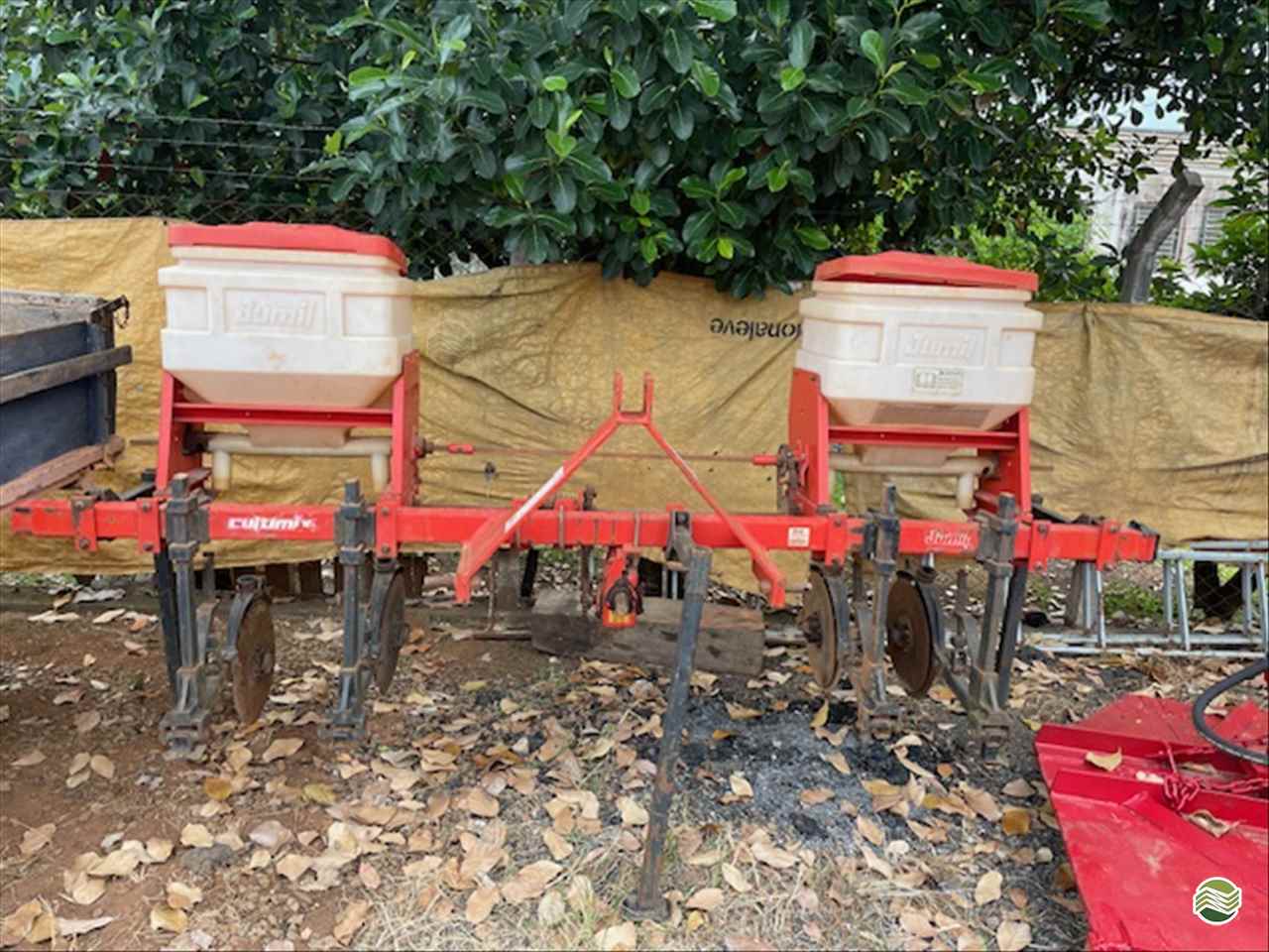 IMPLEMENTOS AGRICOLAS CULTIVADOR 2 LINHAS ADUBADOR Limeira Tratores LIMEIRA SÃO PAULO SP