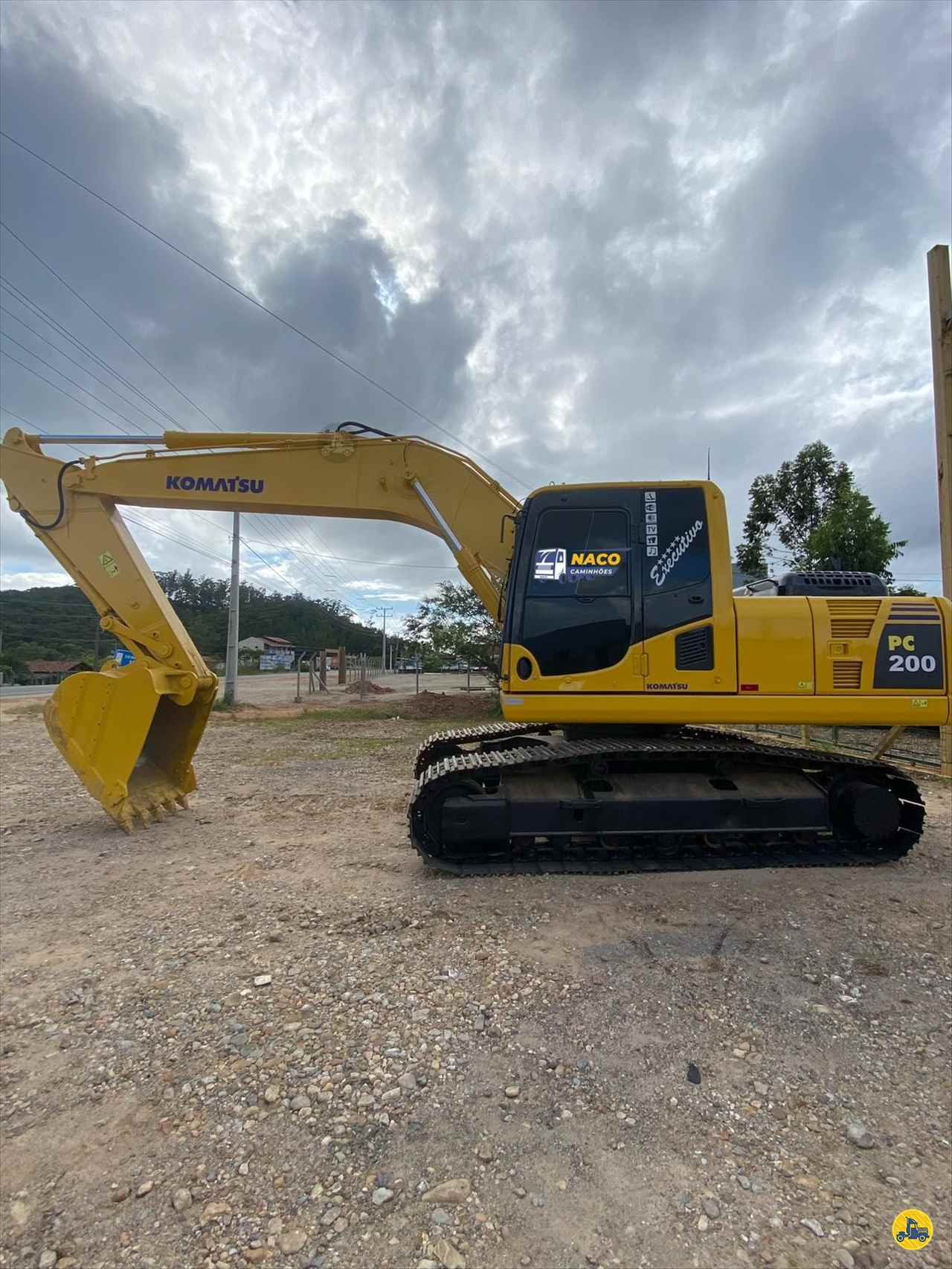 ESCAVADEIRA KOMATSU PC200 Naco Caminhões CANELINHA SANTA CATARINA SC