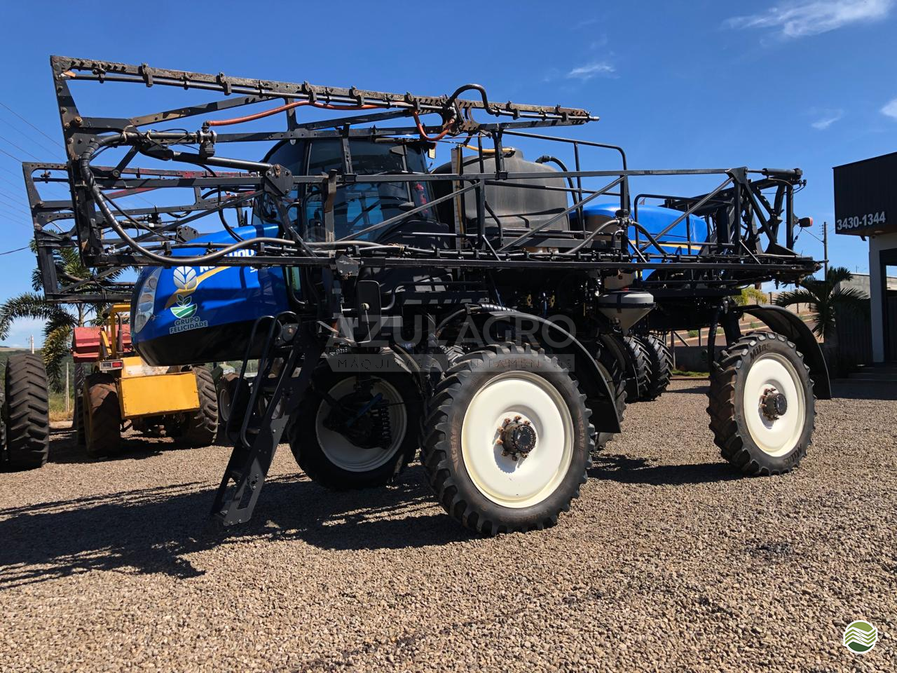 PULVERIZADOR NEW HOLLAND SP2500 Tração 4x2 Azul Agro Máquinas e Equipamentos - New Holland JATAI GOIAS GO