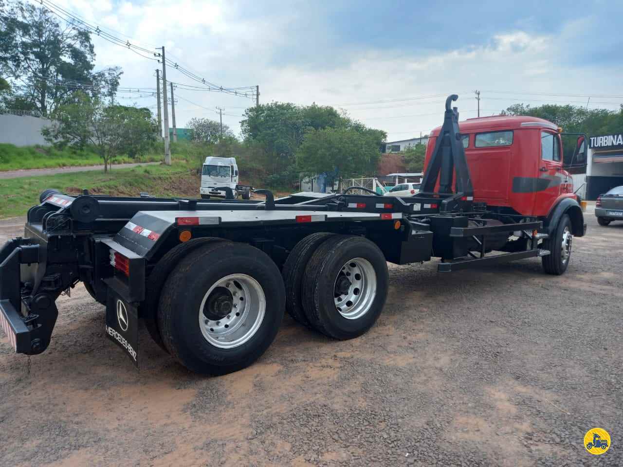 CAMINHAO MERCEDES-BENZ MB 1518 Roll ON OFF Truck 6x2 Edmilson Caminhões Usados UMUARAMA PARANÁ PR