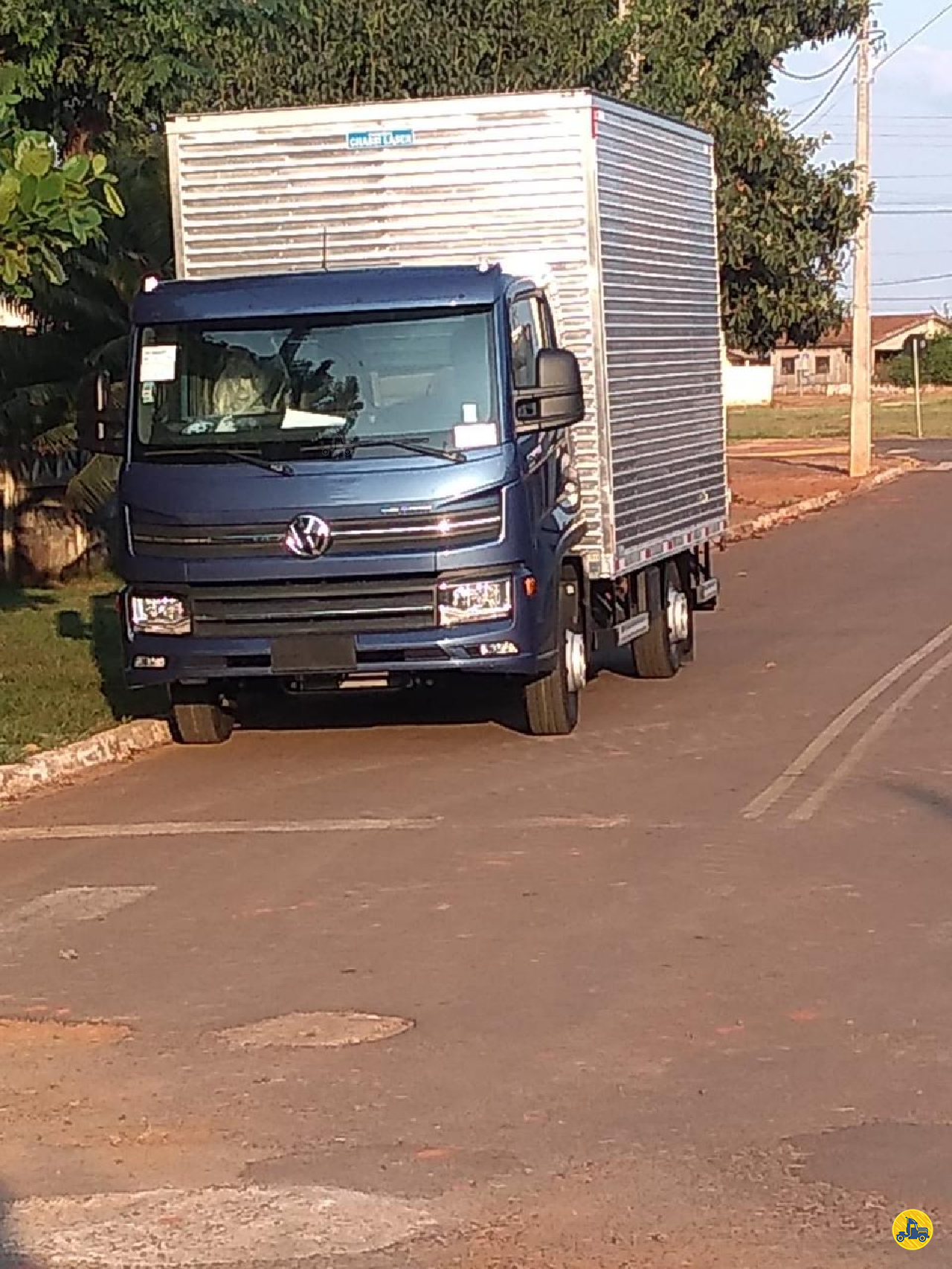 CAMINHAO VOLKSWAGEN DELIVERY EXPRESS Baú Furgão 3/4 4x2 Edmilson Caminhões Usados UMUARAMA PARANÁ PR