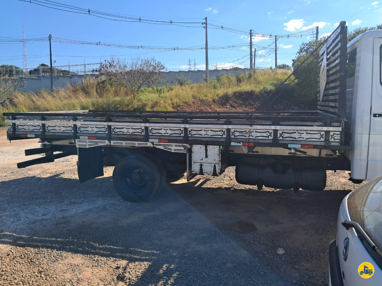 CARROCERIA SOBRE CHASSI  CAMINHAO 3/4 CARGA SECA Edmilson Caminhões Usados UMUARAMA PARANÁ PR