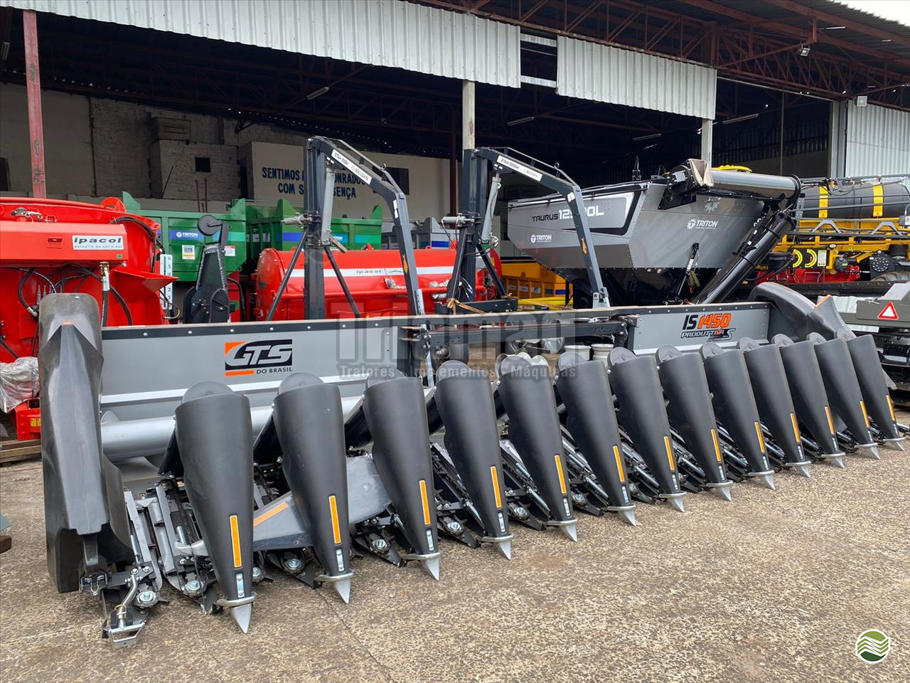 PLATAFORMA COLHEITADEIRA GTS PRODUTTIVA 1450 Triamaq Tratores UBERLANDIA MINAS GERAIS MG