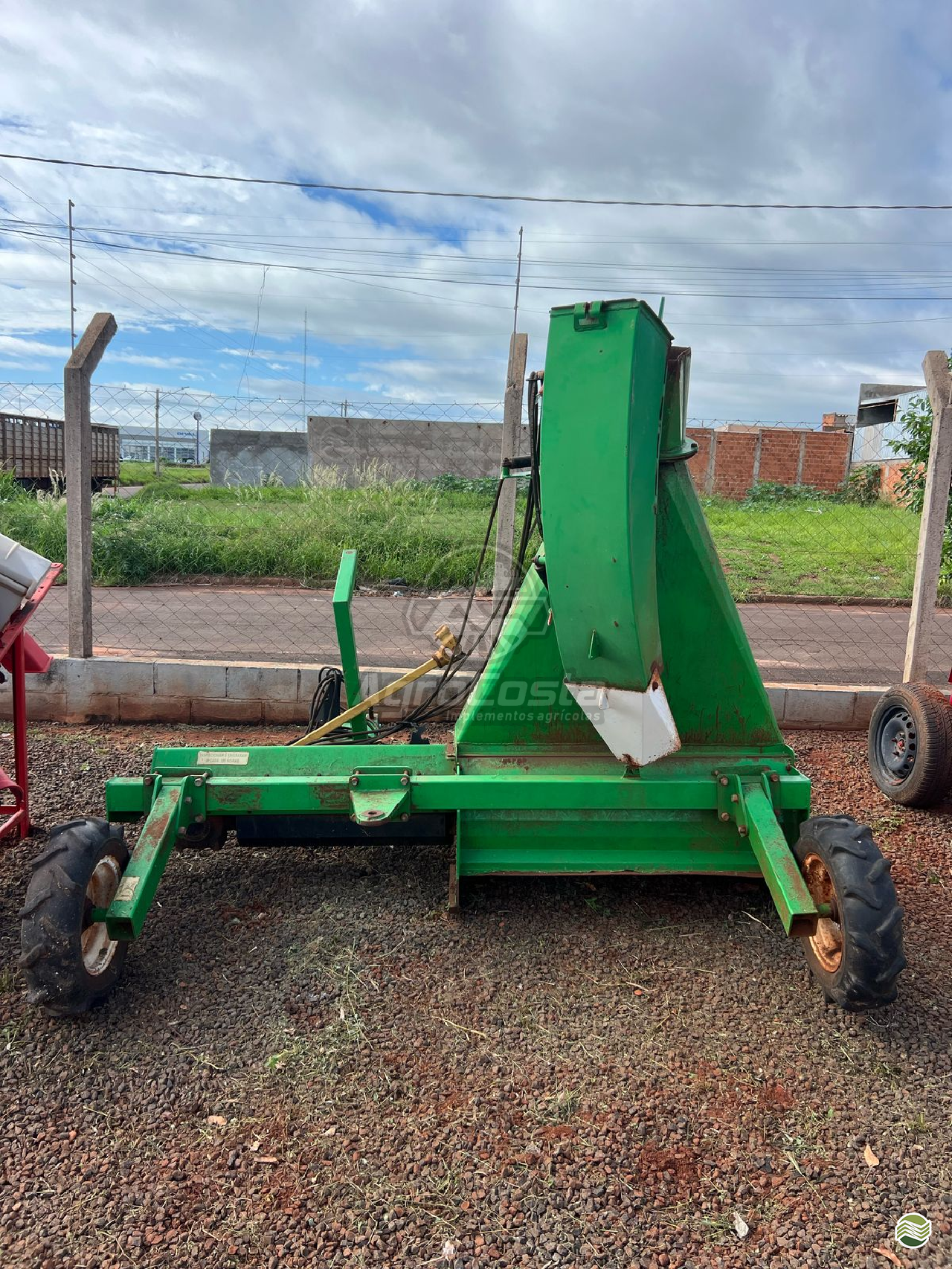 IMPLEMENTOS AGRICOLAS ENSILADEIRA COLHEDORA DE CAPIM AgroCosta Implementos Agrícolas NOVA ANDRADINA MATO GROSSO DO SUL MS