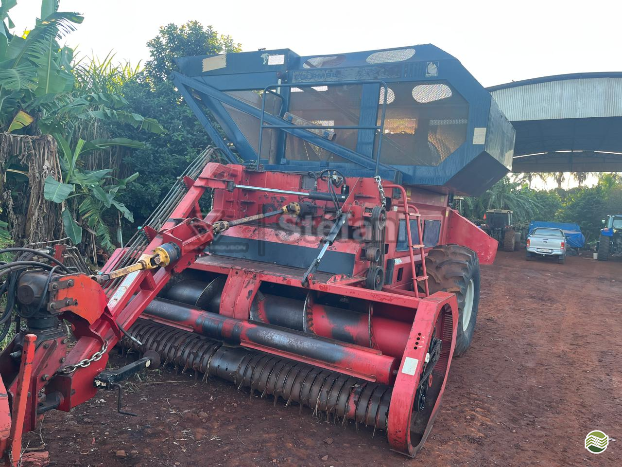 IMPLEMENTOS AGRICOLAS COLHEDORAS RECOLHEDORA TRILHADORA DE AMENDOIM Stéfani - Massey Ferguson RIBEIRAO PRETO SÃO PAULO SP