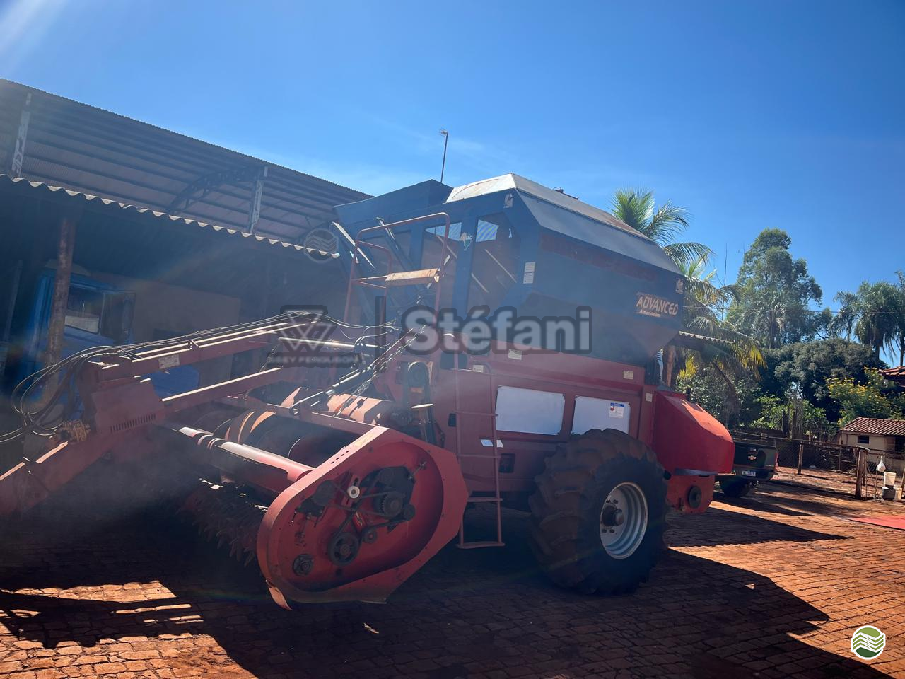 IMPLEMENTOS AGRICOLAS COLHEDORAS RECOLHEDORA TRILHADORA DE AMENDOIM Stéfani - Massey Ferguson RIBEIRAO PRETO SÃO PAULO SP