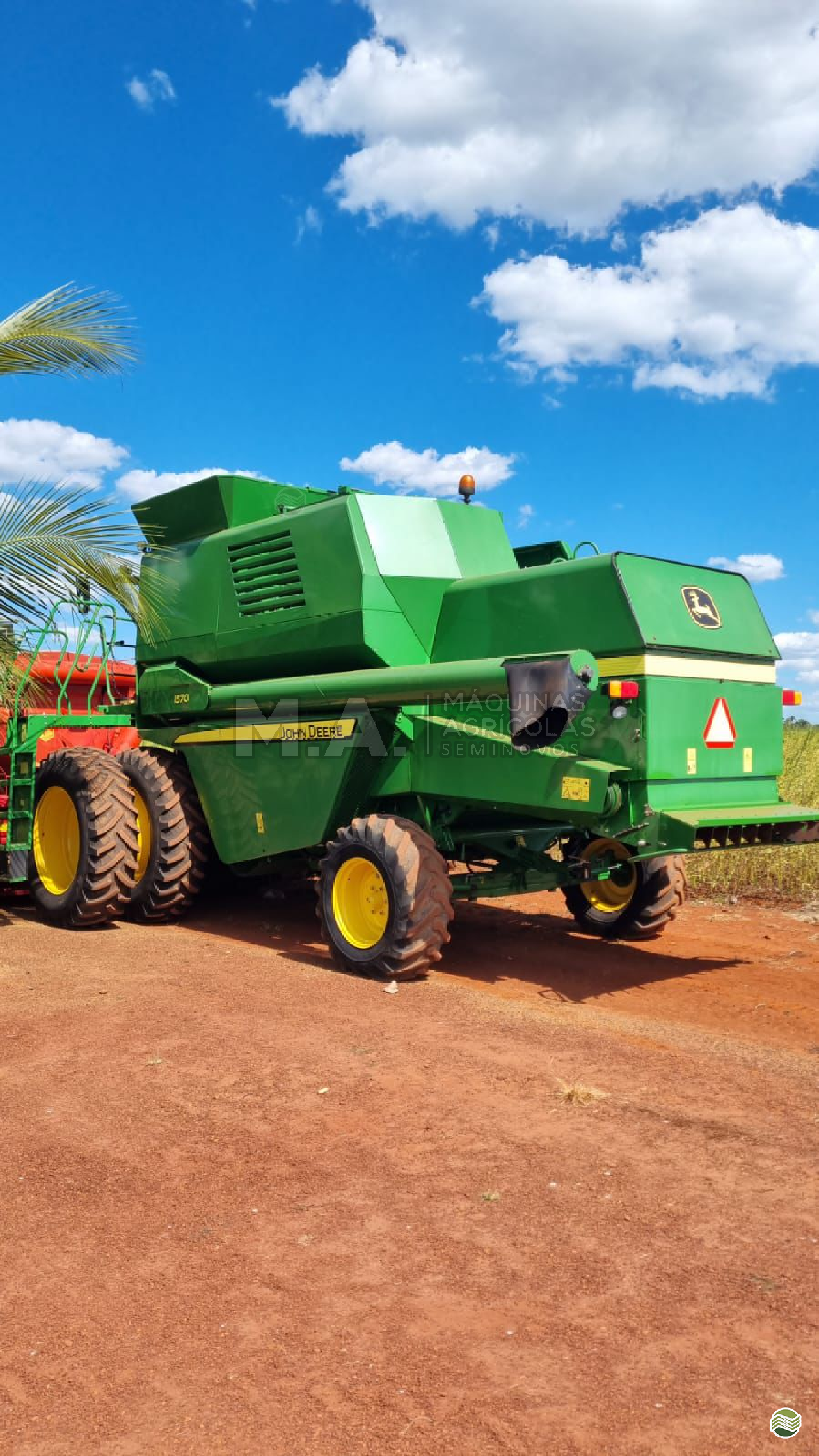 COLHEITADEIRA JOHN DEERE JOHN DEERE 1570 M.A. Máquinas Agrícolas - Campo Mourão CAMPO MOURAO PARANÁ PR