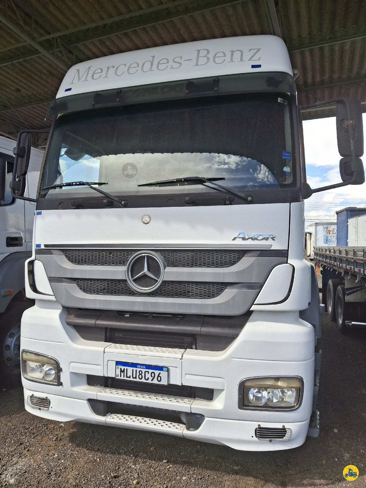 MB 2544 de J.M Guaçu Caminhões