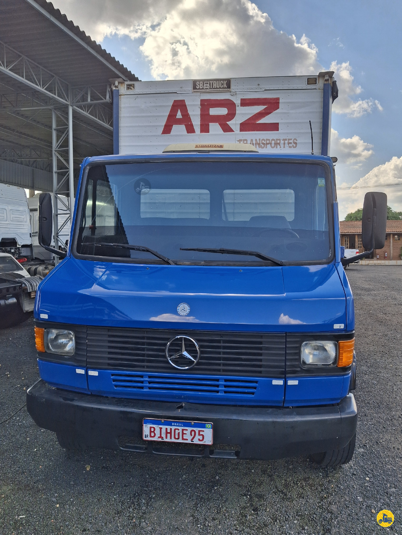 CAMINHAO MERCEDES-BENZ MB 709 Baú Sider 3/4 4x2 J.M Guaçu Caminhões MOGI GUACU SÃO PAULO SP