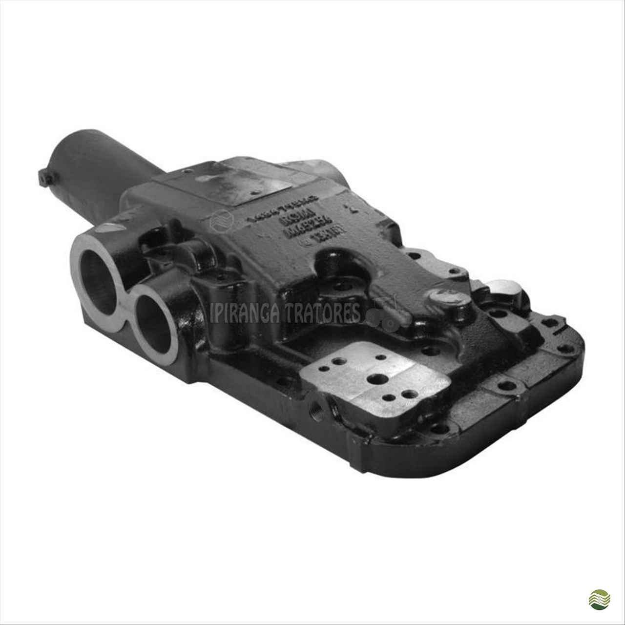 TAMPA DO HIDRAULICO TRASEIRO MF L 200 2802511 / 1484795