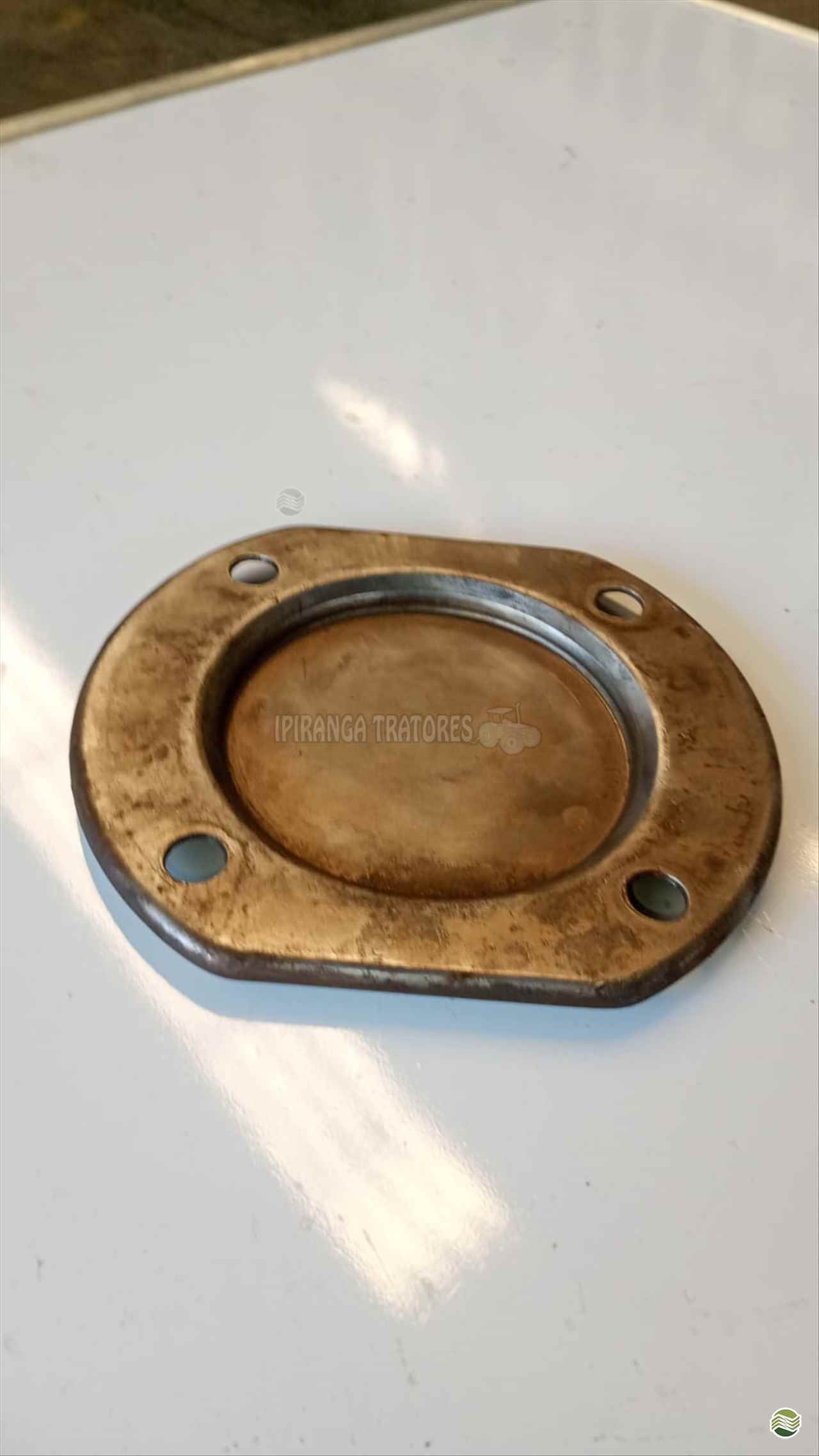 TAMPINHA 4 FURO CAIXA MASSEY FERGUSON USADA 883620