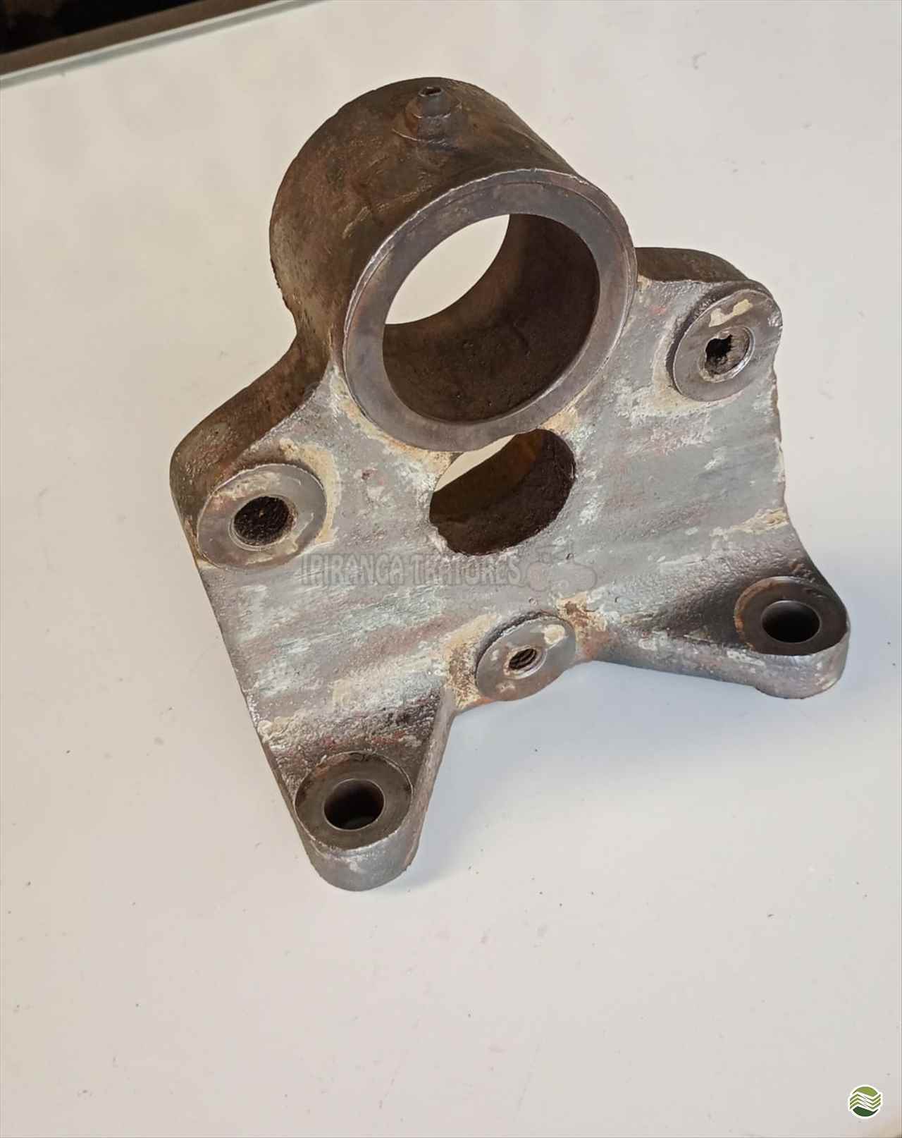 SUPORTE DE ARTICULAÇAO DA MESA DIANTEIRA MASSEY FERGUSON 65R 65X  USADO  189278 