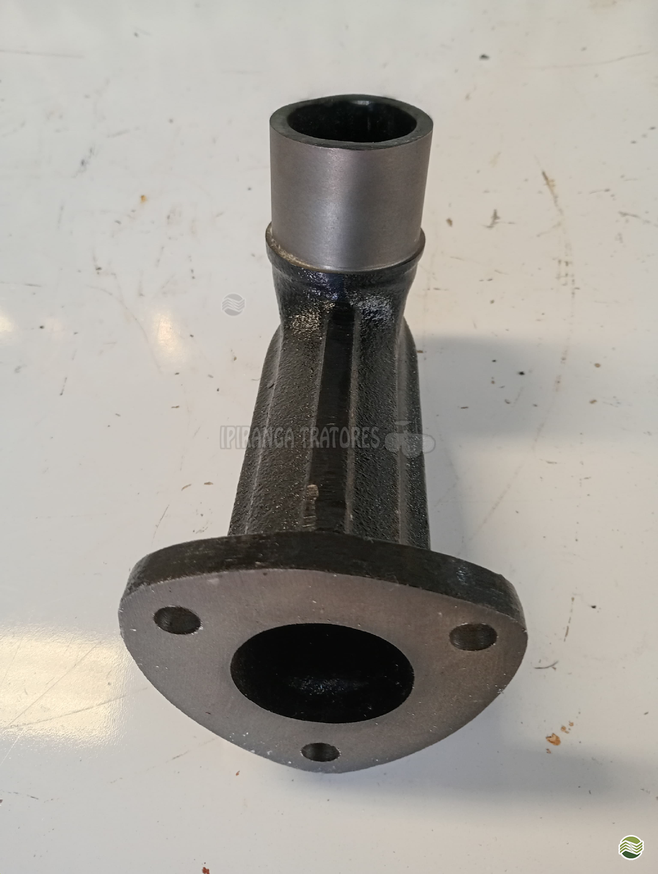 COTOVELO COLETOR MASSEY FERGUSON  235 E 250 DIRETO  3589534   