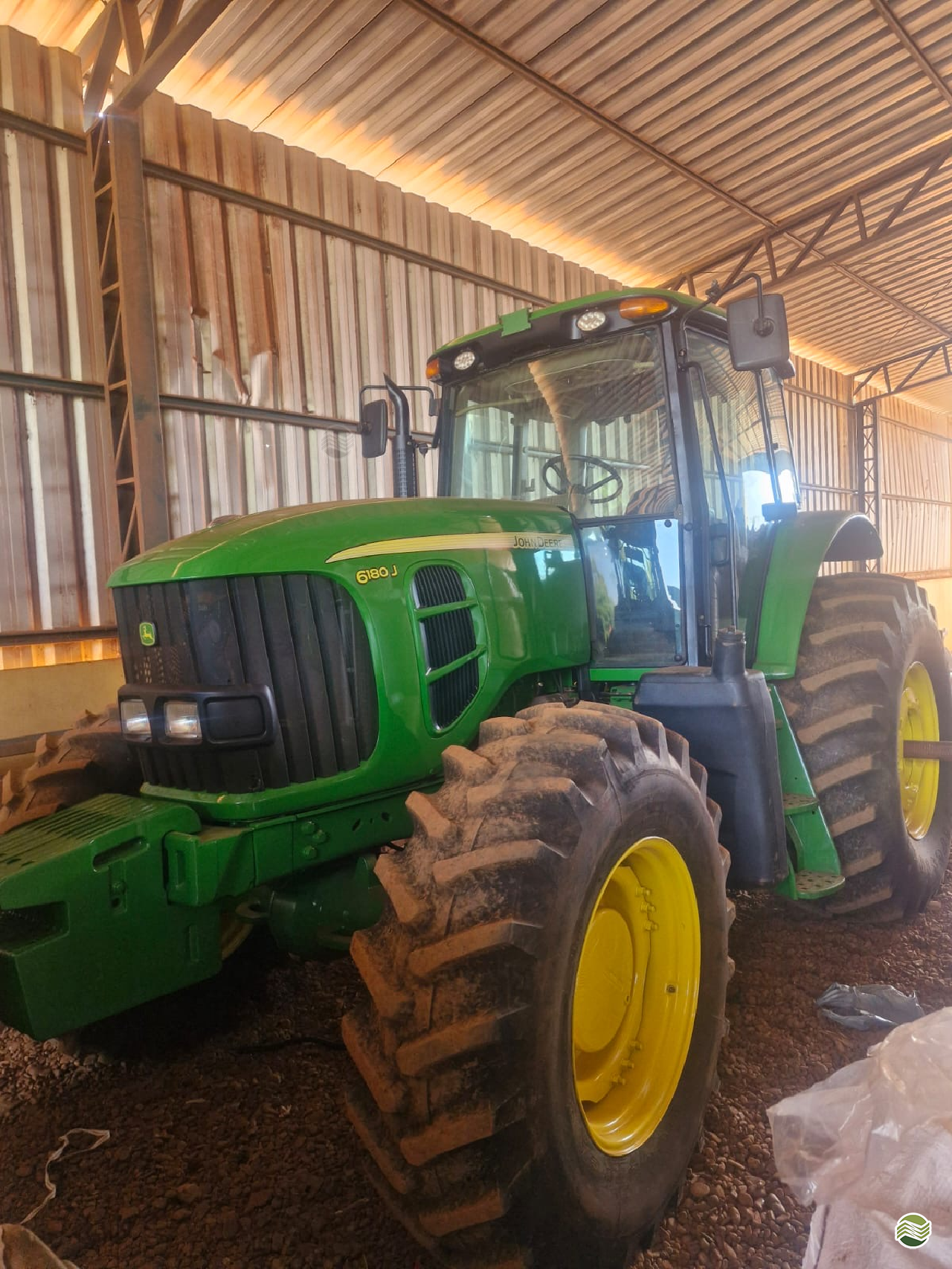TRATOR JOHN DEERE JOHN DEERE 6180J Tração 4x4 Carlos Tratores SP GUAIRA SÃO PAULO SP