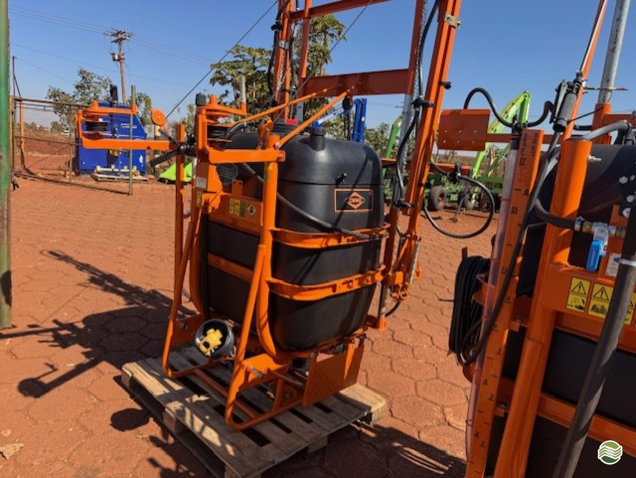 IMPLEMENTOS AGRICOLAS PULVERIZADOR 600L Carlos Tratores SP GUAIRA SÃO PAULO SP