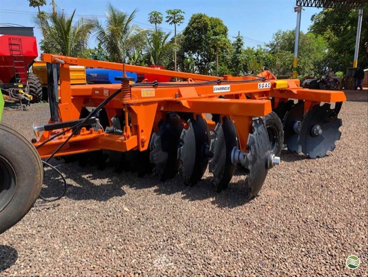 IMPLEMENTOS AGRICOLAS GRADE ARADORA ARADORA 18 DISCOS Carlos Tratores SP GUAIRA SÃO PAULO SP