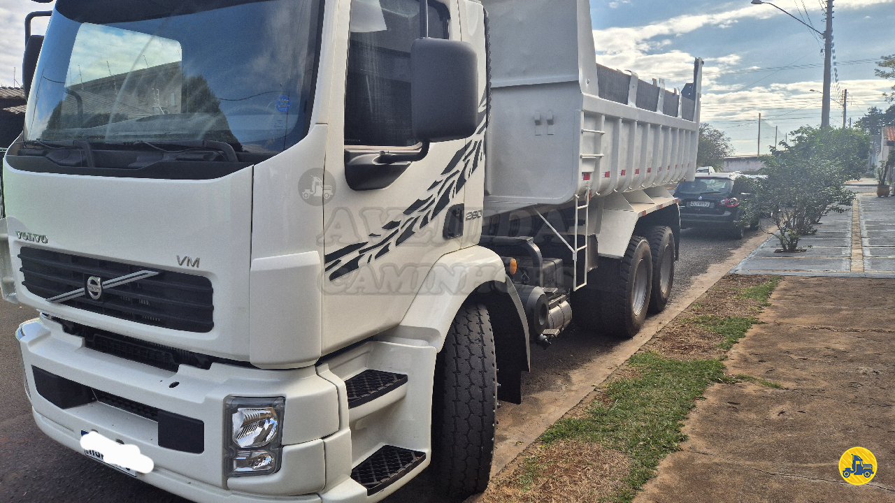 CAMINHAO VOLVO VOLVO VM 260 Caçamba Basculante Truck 6x2 Avenida Caminhões BRODOWSKI SÃO PAULO SP