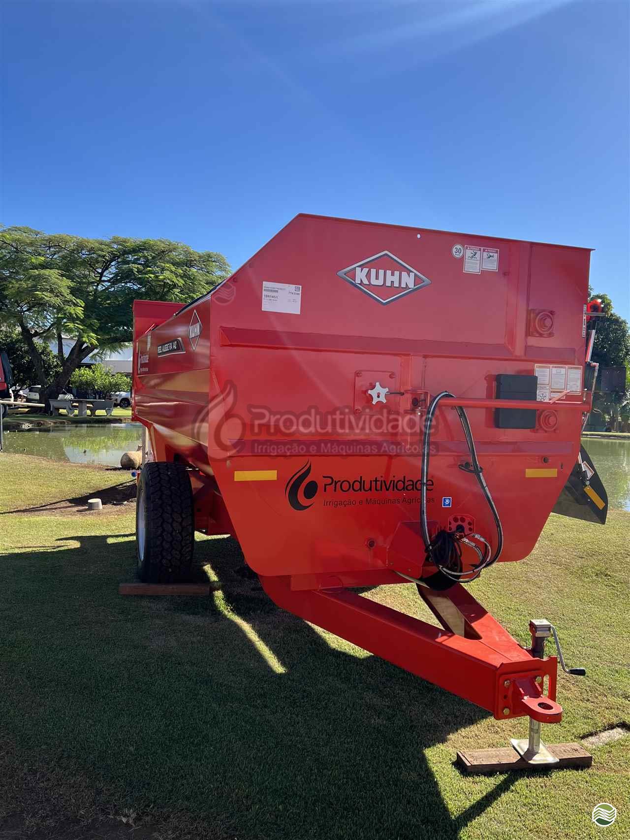 IMPLEMENTOS AGRICOLAS VAGAO FORRAGEIRO VAGÃO FORRAGEIRO MISTURADOR TOMBADOR Produtividade Irrigação e Máquinas Agrícolas PRIMAVERA DO LESTE MATO GROSSO MT