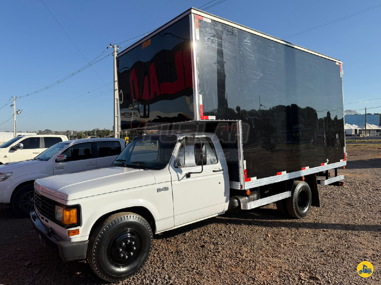 CAMINHAO GM D40 Baú Furgão 3/4 4x2 Furlan Caminhões UMUARAMA PARANÁ PR