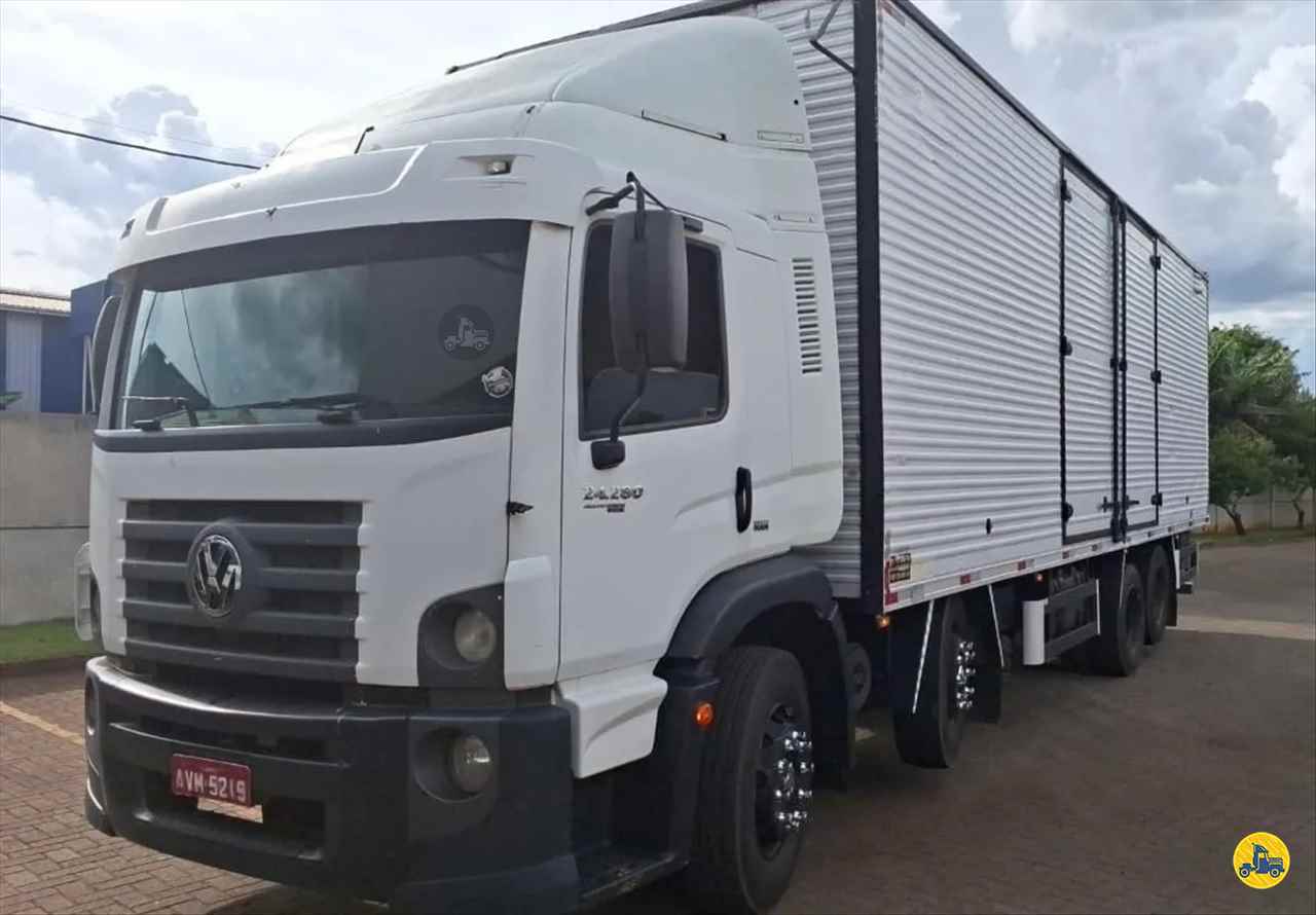 CAMINHAO VOLKSWAGEN VW 24280 Baú Furgão BiTruck 8x2 Freccia Caminhões JAGUARUNA SANTA CATARINA SC