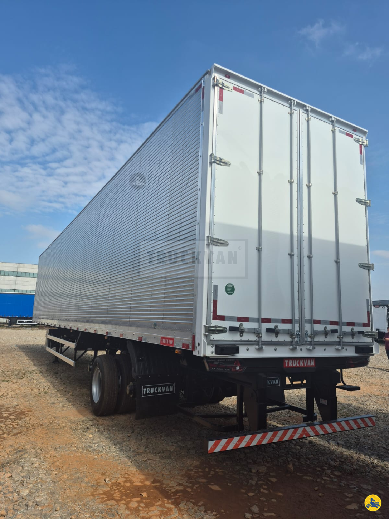CARRETA SEMI-REBOQUE BAU FURGÃO Truckvan Indústria e Comércio GUARULHOS SÃO PAULO SP