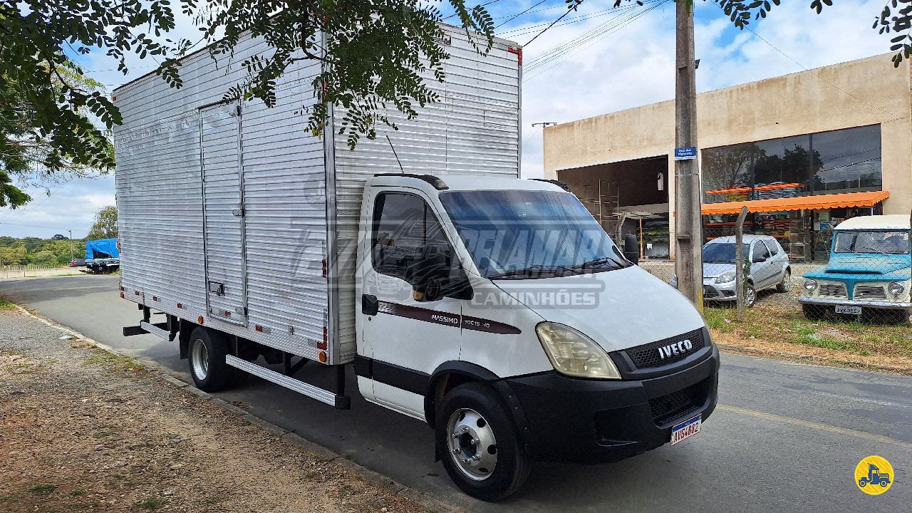 CAMINHAO IVECO DAILY 70c16 Baú Furgão 3/4 4x2 277 Belamar Caminhões CAMPO LARGO PARANÁ PR