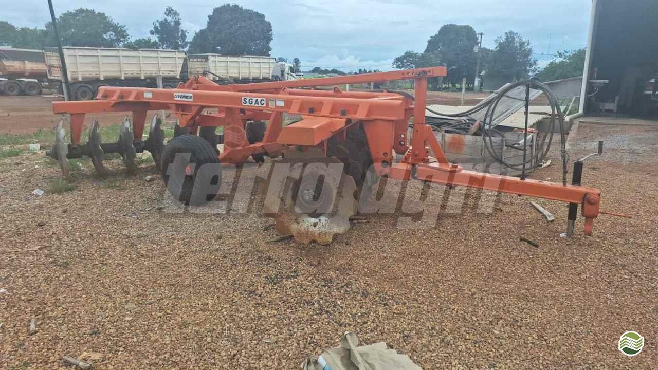 IMPLEMENTOS AGRICOLAS GRADE ARADORA ARADORA 16 DISCOS Terra Agri  CAMPO VERDE MATO GROSSO MT