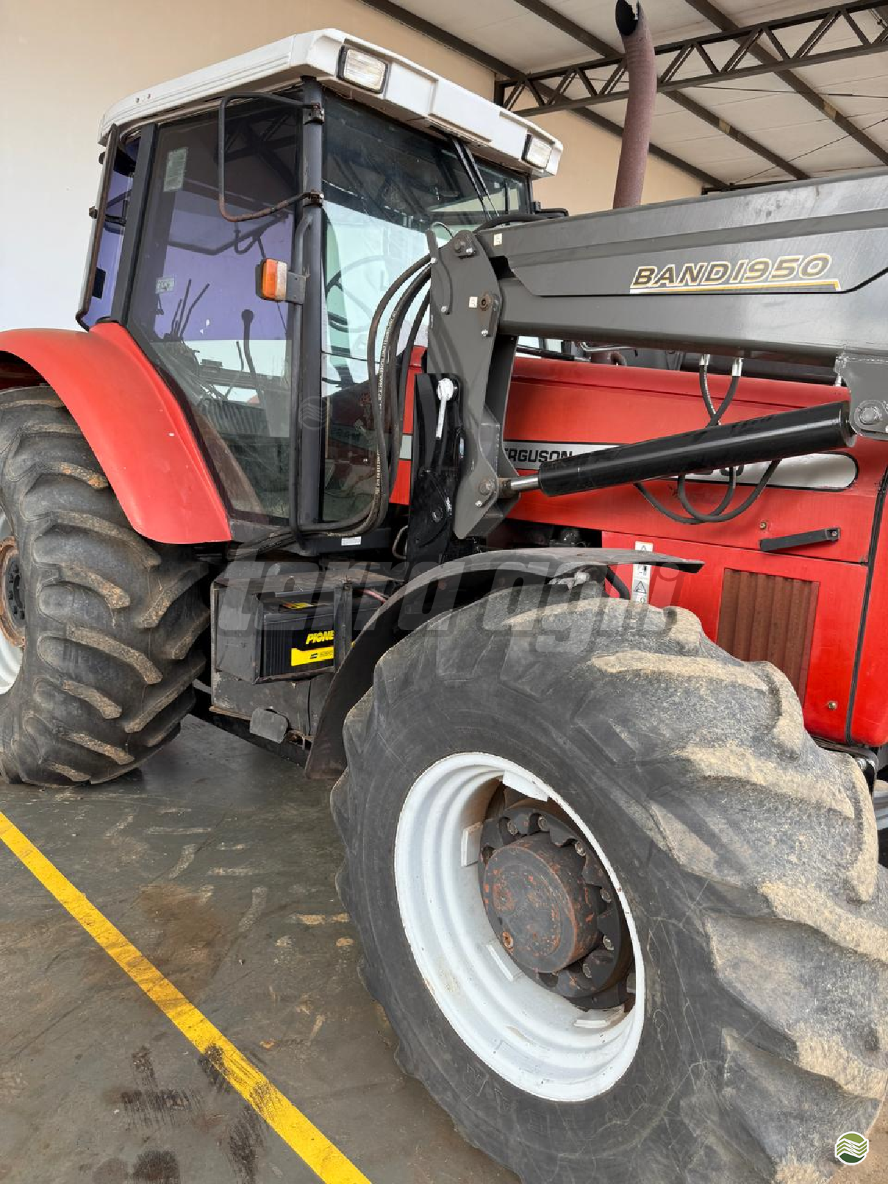 TRATOR MASSEY FERGUSON MF 680 Tração 4x4 Terra Agri  CAMPO VERDE MATO GROSSO MT
