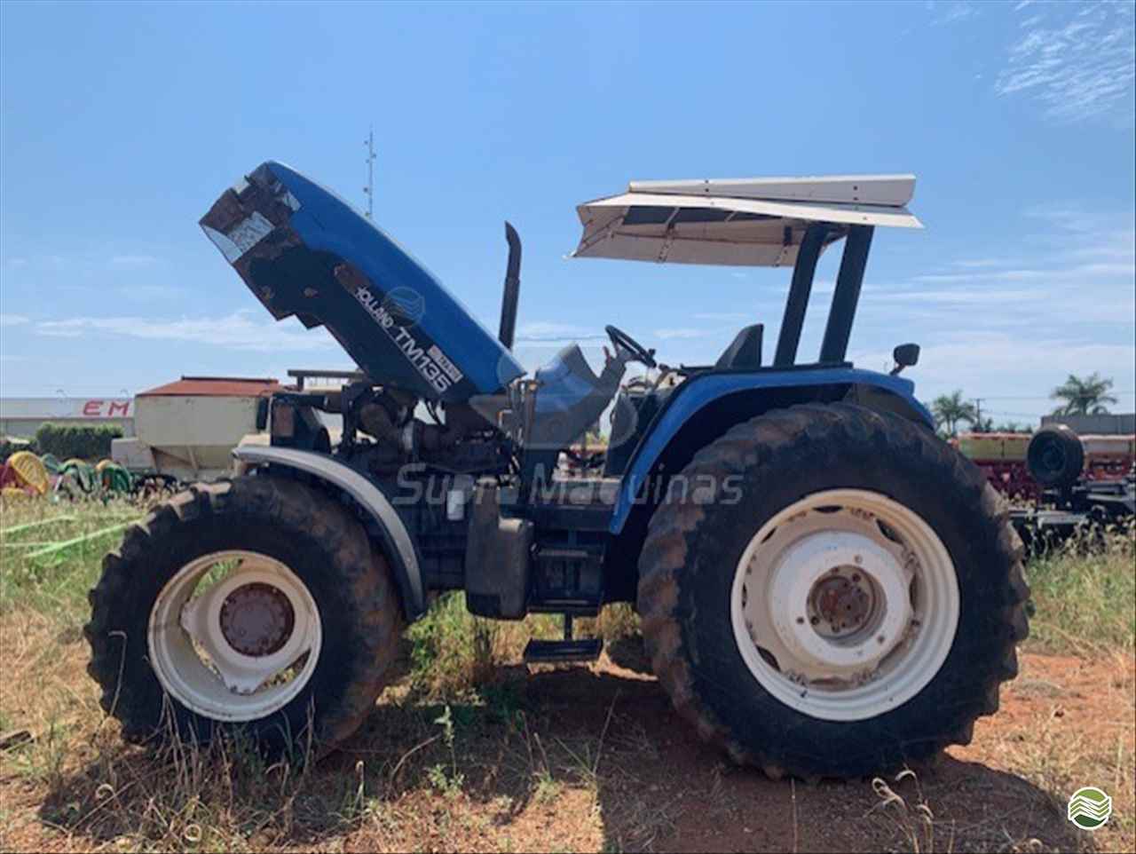 TRATOR NEW HOLLAND NEW TM 135 Tração 4x4 Supra Máquinas LUCAS DO RIO VERDE MATO GROSSO MT