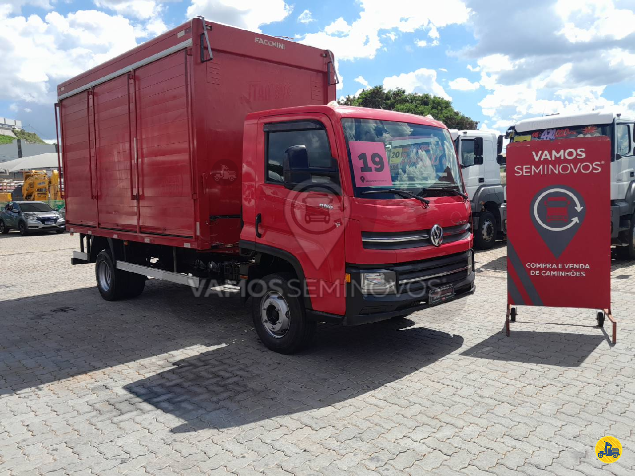 CAMINHAO VOLKSWAGEN VW 11180 Carga Seca 3/4 4x4 Vamos Seminovos -  Betim BETIM MINAS GERAIS MG