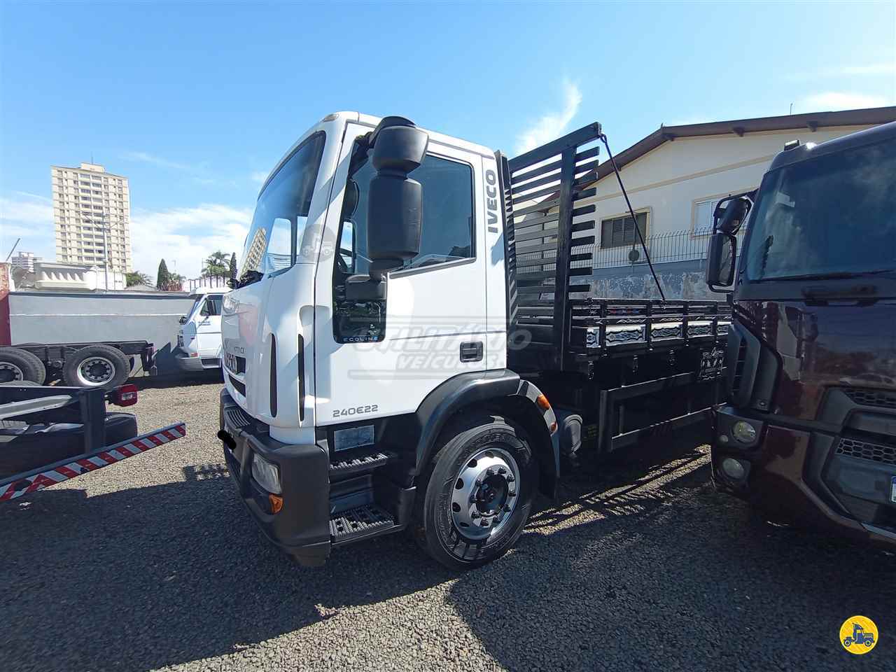 CAMINHAO IVECO TECTOR 240E22 Carga Seca Truck 6x2 Utilitário Veículos PIRACICABA SÃO PAULO SP