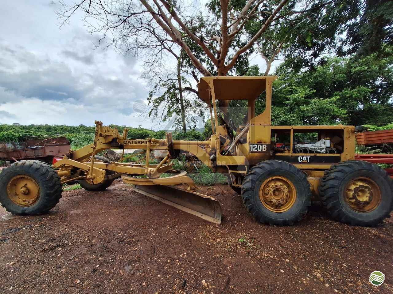 MOTONIVELADORA CATERPILLAR 120B D4 Máquinas e Implementos BARRA DO GARCAS MATO GROSSO MT