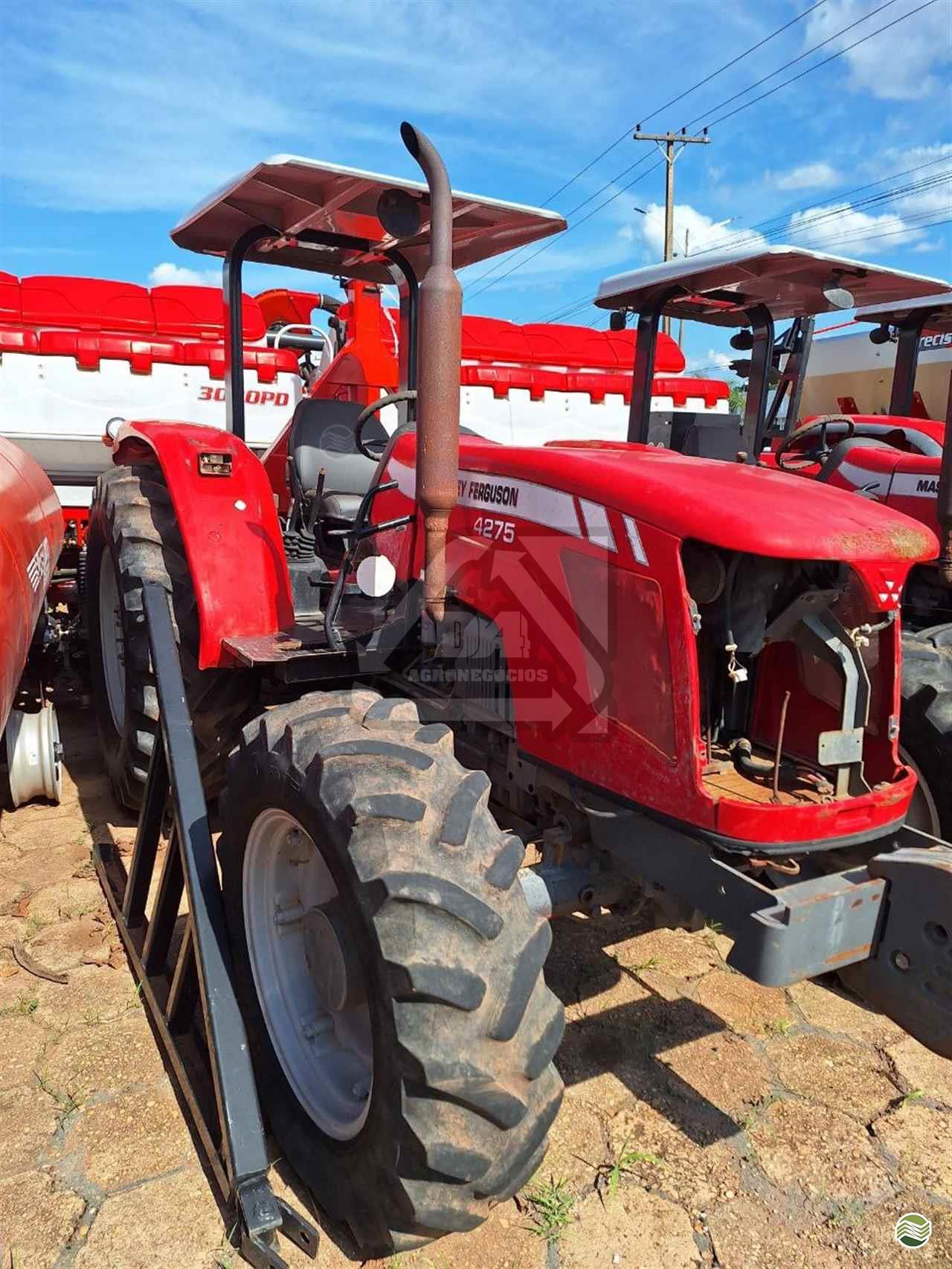 TRATOR MASSEY FERGUSON MF 4275 Tração 4x4 D4 Máquinas e Implementos BARRA DO GARCAS MATO GROSSO MT