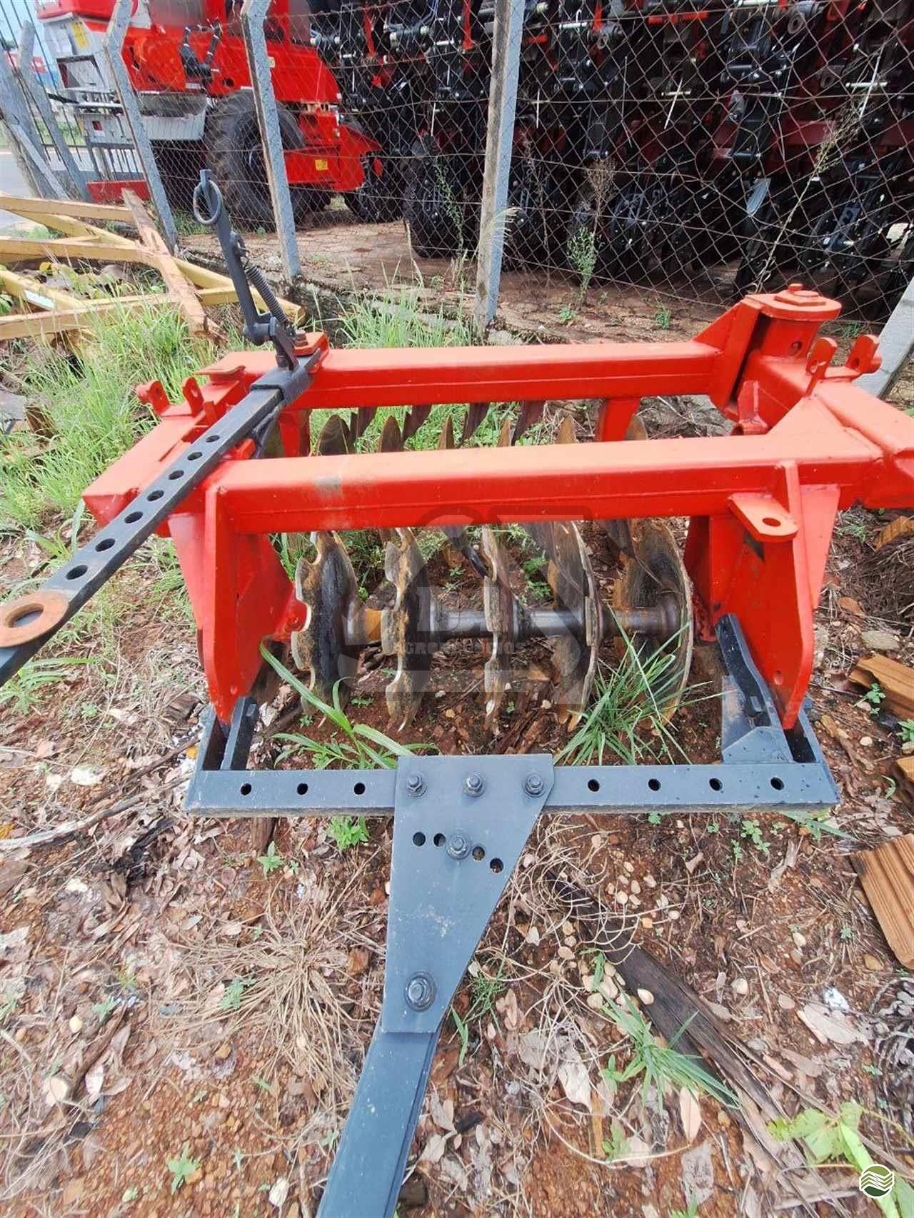 IMPLEMENTOS AGRICOLAS GRADE ARADORA ARADORA 14 DISCOS D4 Máquinas e Implementos BARRA DO GARCAS MATO GROSSO MT