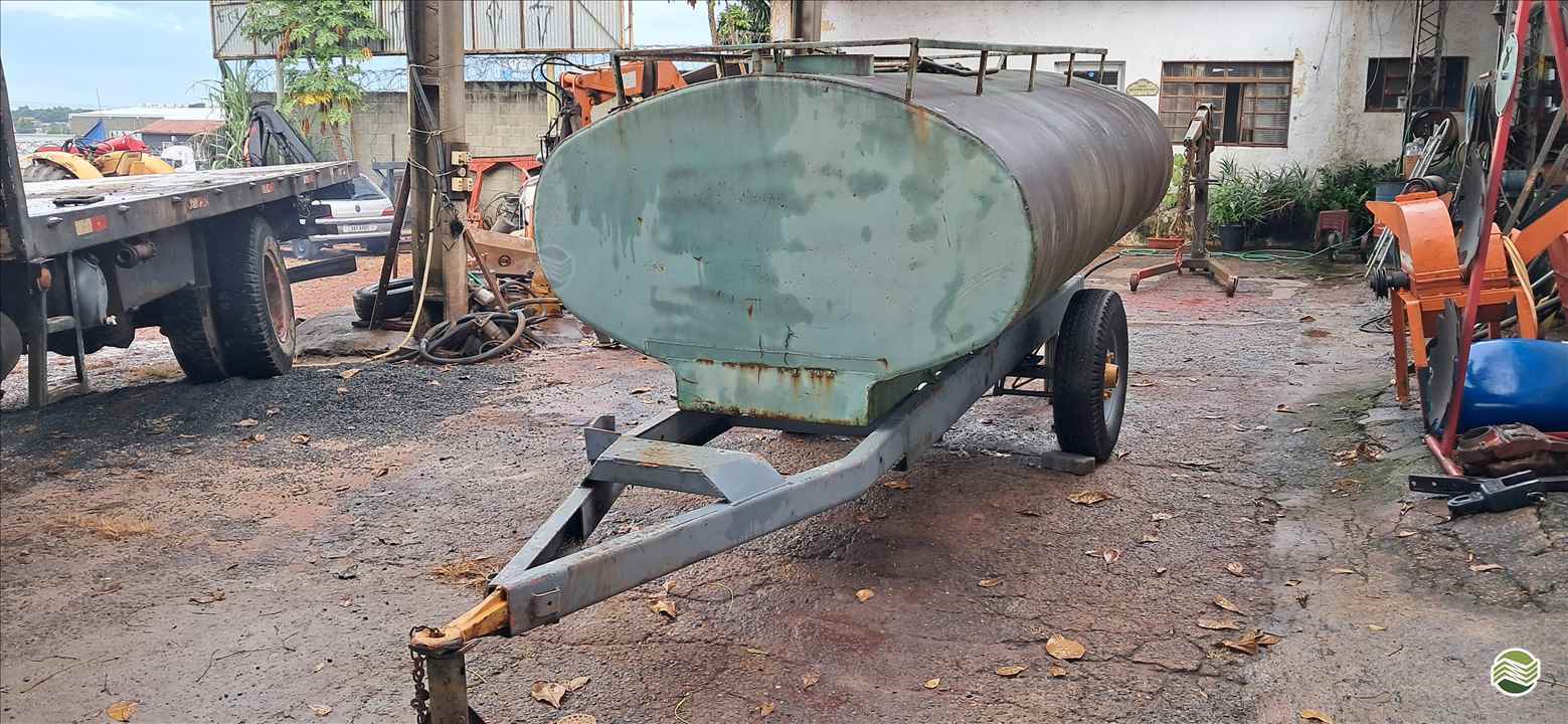 IMPLEMENTOS AGRICOLAS CARRETA TANQUE TANQUE 4000 LITROS Sumaré Máquinas e Veículos SUMARE SÃO PAULO SP