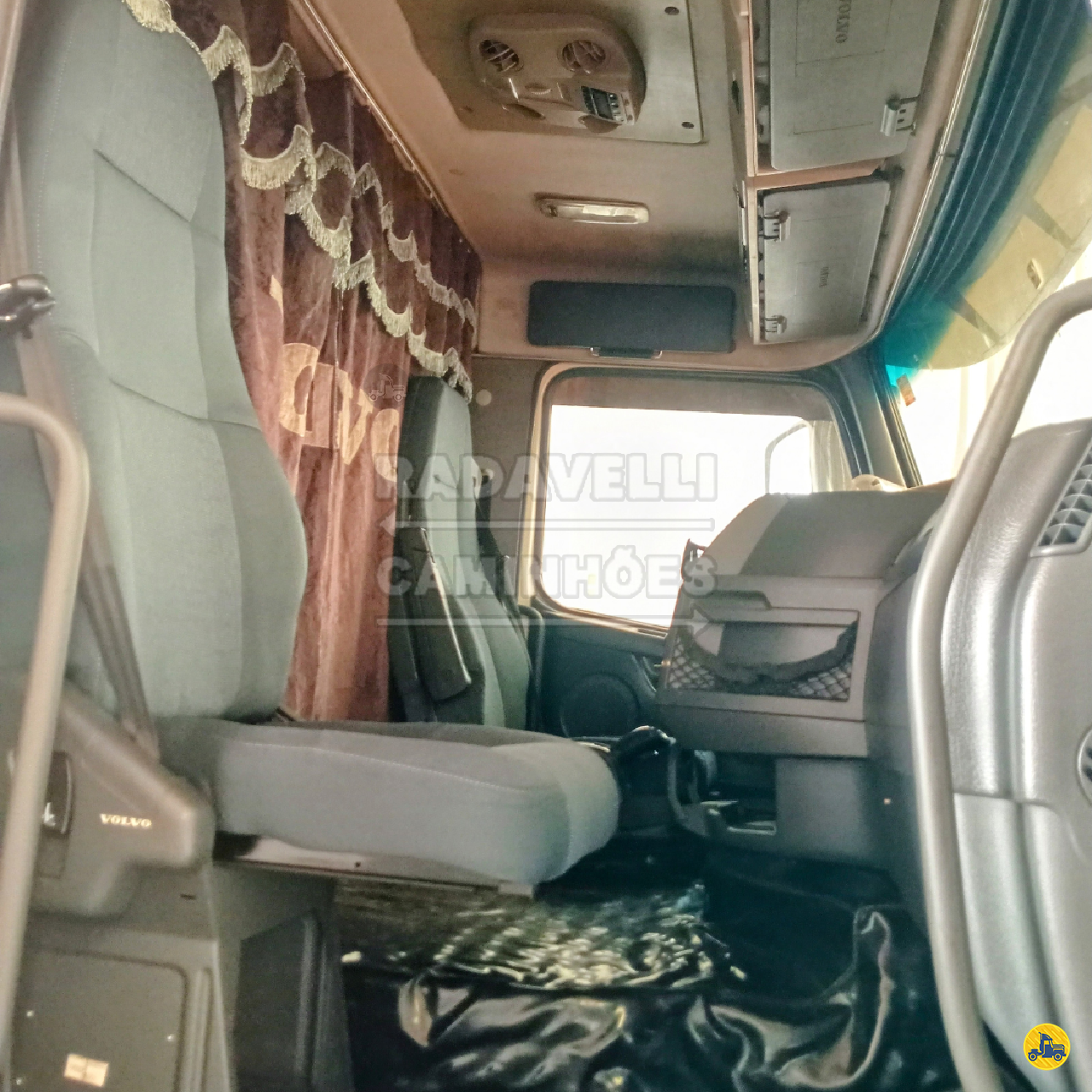 VOLVO FH 420 de Radavelli Caminhões
