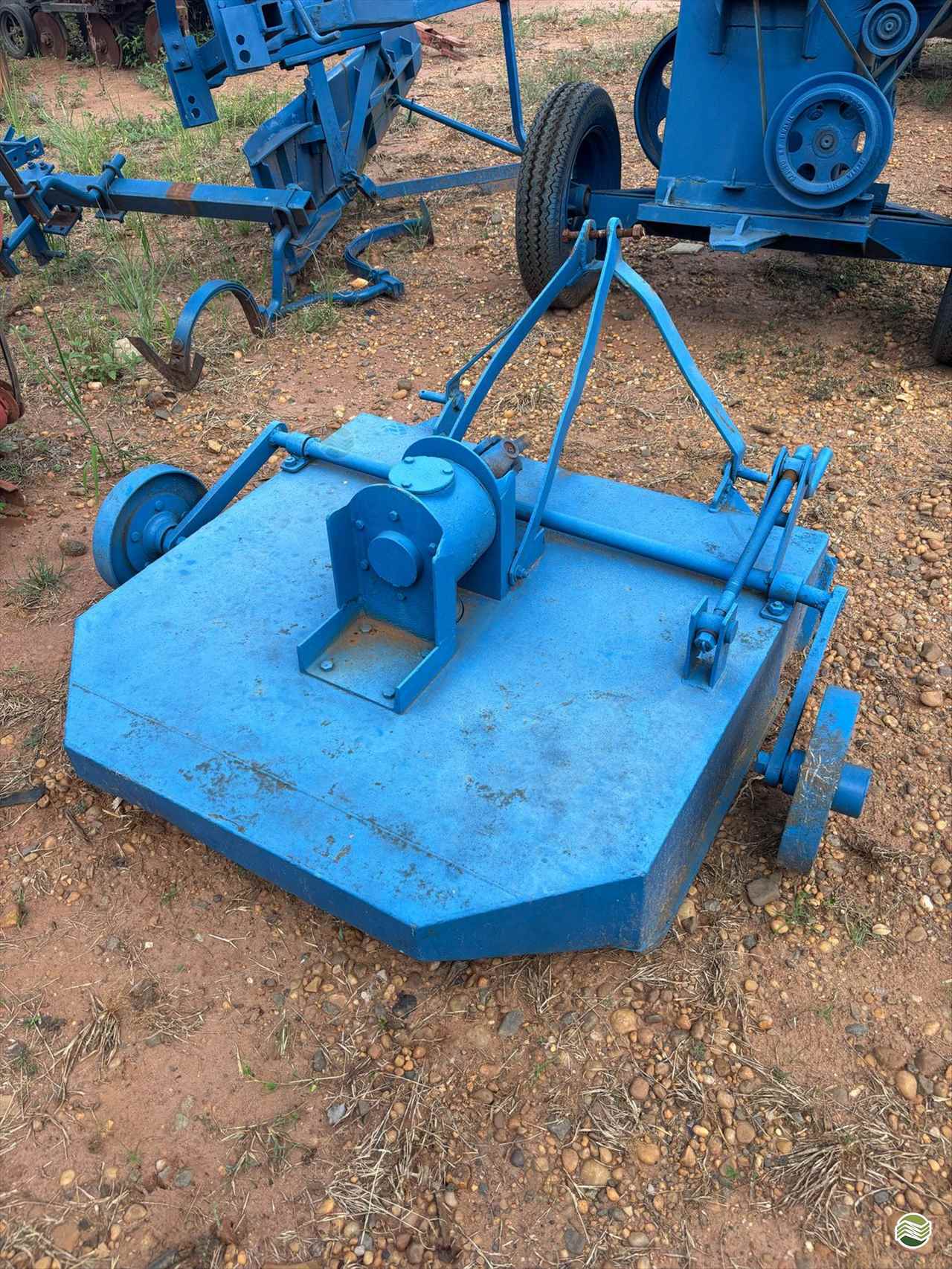 IMPLEMENTOS AGRICOLAS ROCADEIRA MICROTRATOR Terra Santa Implementos Agrícolas BEBEDOURO SÃO PAULO SP