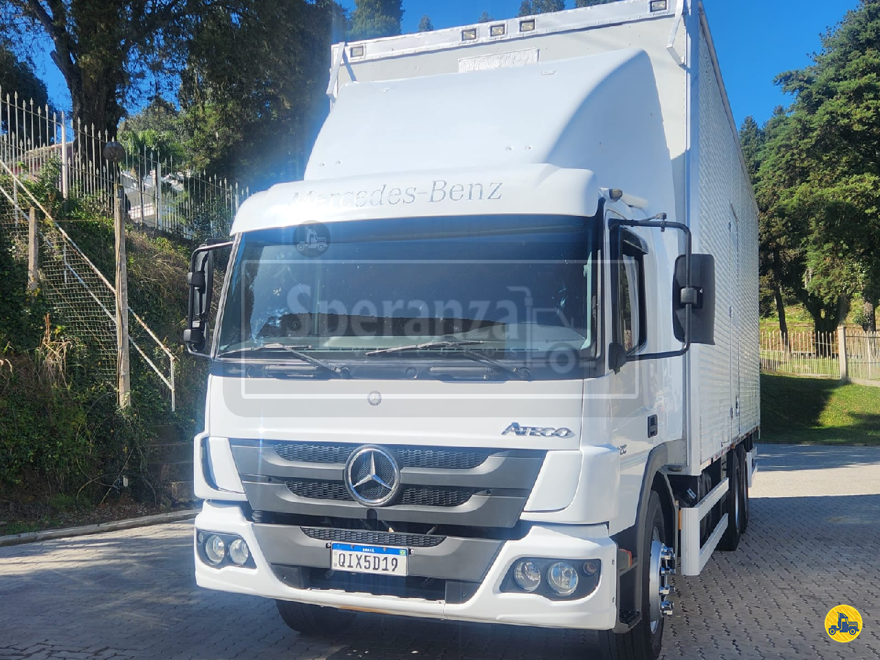 CAMINHAO MERCEDES-BENZ MB 2426 Baú Furgão Truck 6x2 Speranza Caminhões GARIBALDI RIO GRANDE DO SUL RS