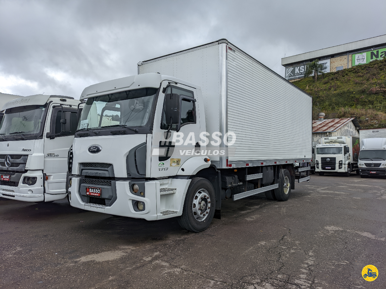 CAMINHAO FORD CARGO 1717 Baú Furgão Toco 4x2 Basso Veículos GARIBALDI RIO GRANDE DO SUL RS