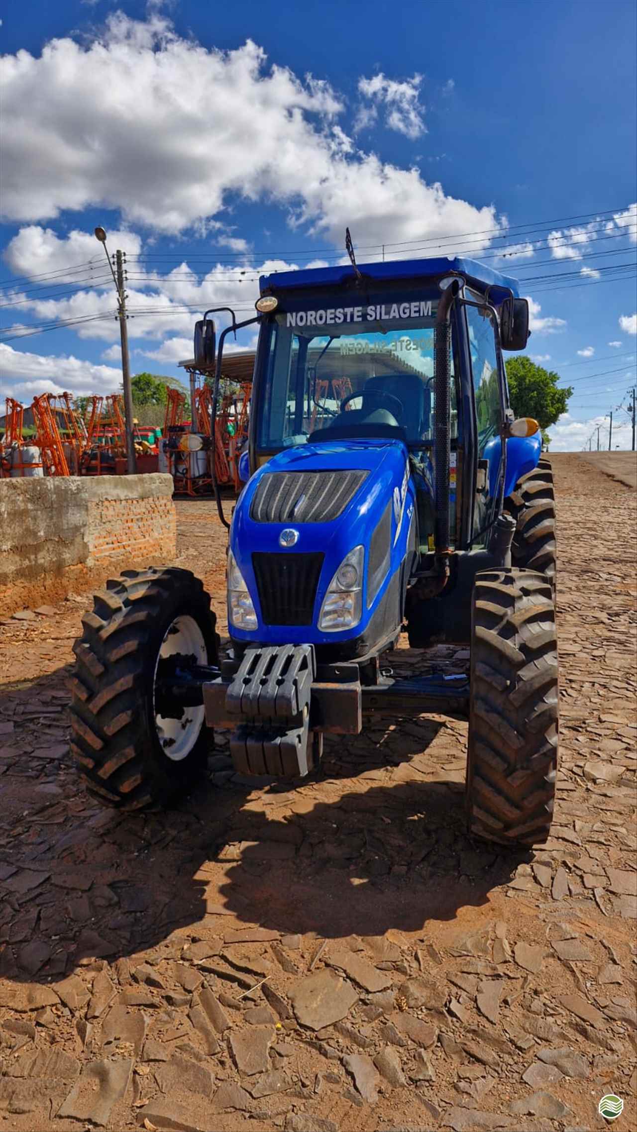 TRATOR NEW HOLLAND NEW TL 75E/4 Tração 4x4 Agrocia Implementos Agricolas AJURICABA RIO GRANDE DO SUL RS