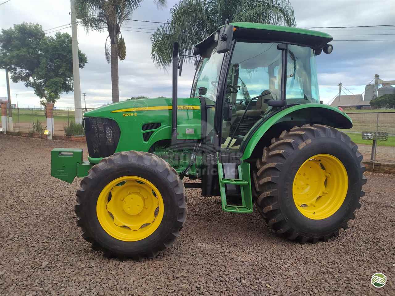 TRATOR JOHN DEERE JOHN DEERE 5078E Tração 4x4 Multi Máquinas SANTA BARBARA DO SUL RIO GRANDE DO SUL RS