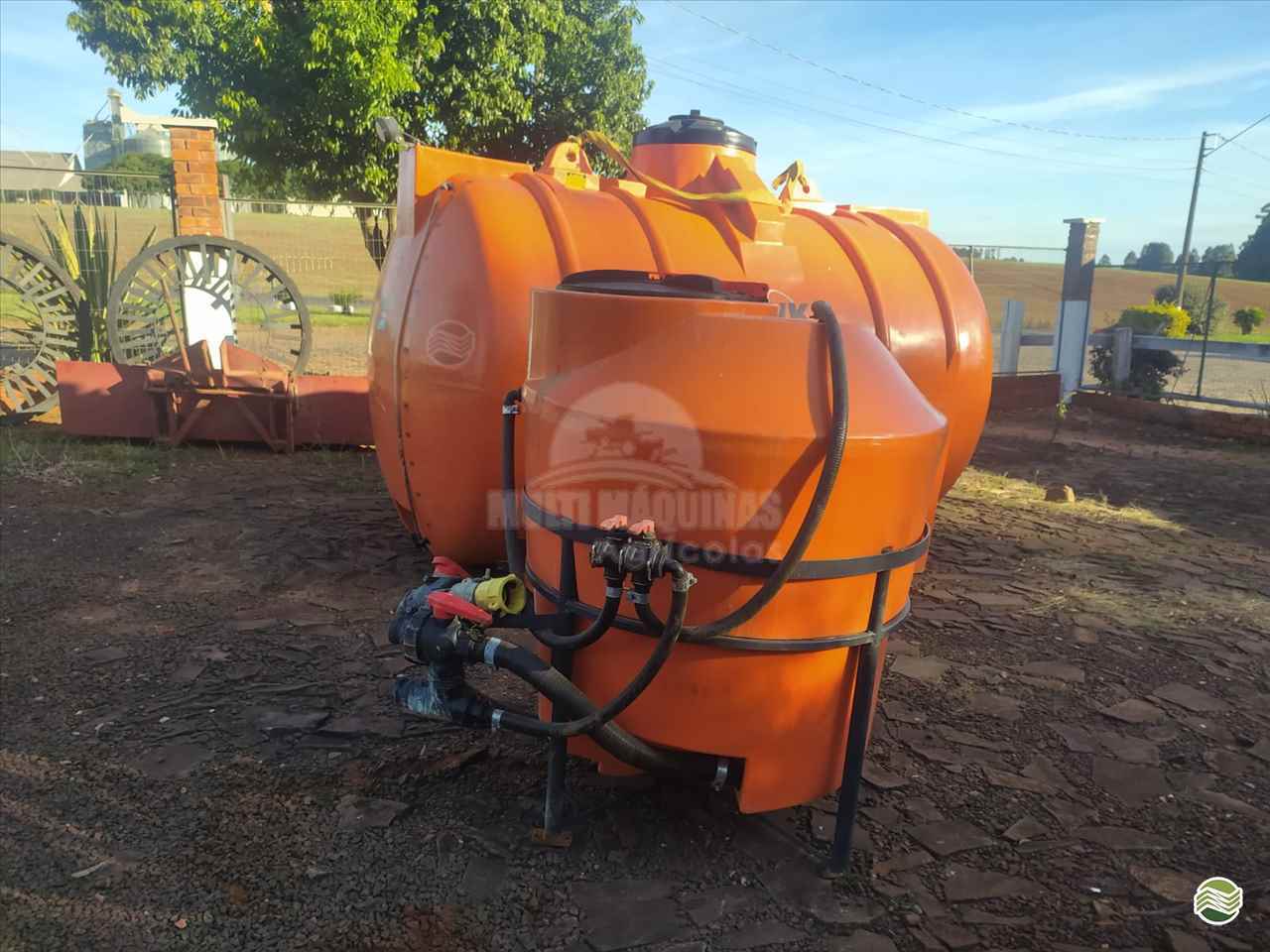 IMPLEMENTOS AGRICOLAS CARRETA CALDA PRONTA CARRETA 6.000 L Multi Máquinas SANTA BARBARA DO SUL RIO GRANDE DO SUL RS