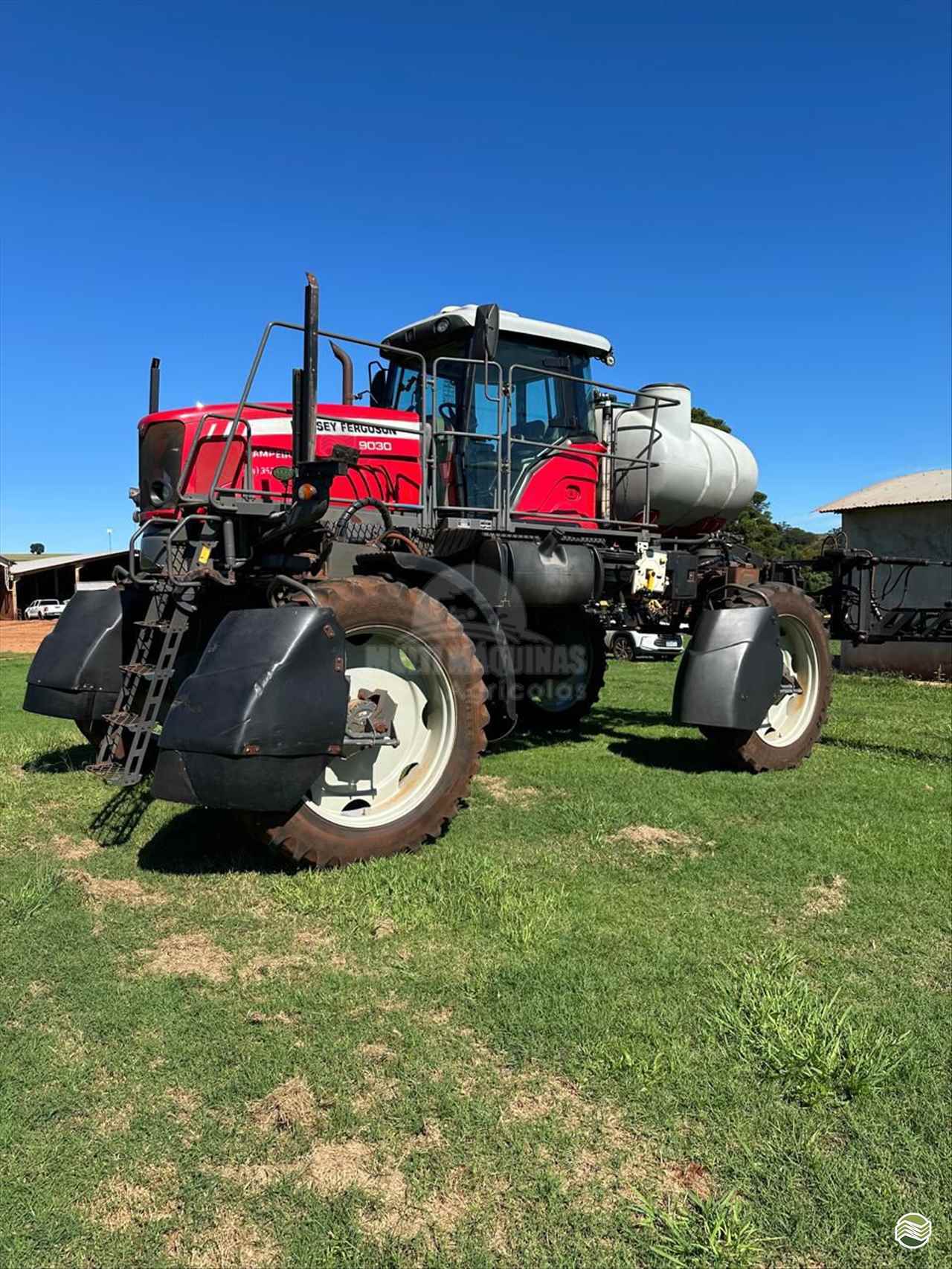 PULVERIZADOR MASSEY FERGUSON MF 9030 Tração 4x4 Multi Máquinas SANTA BARBARA DO SUL RIO GRANDE DO SUL RS