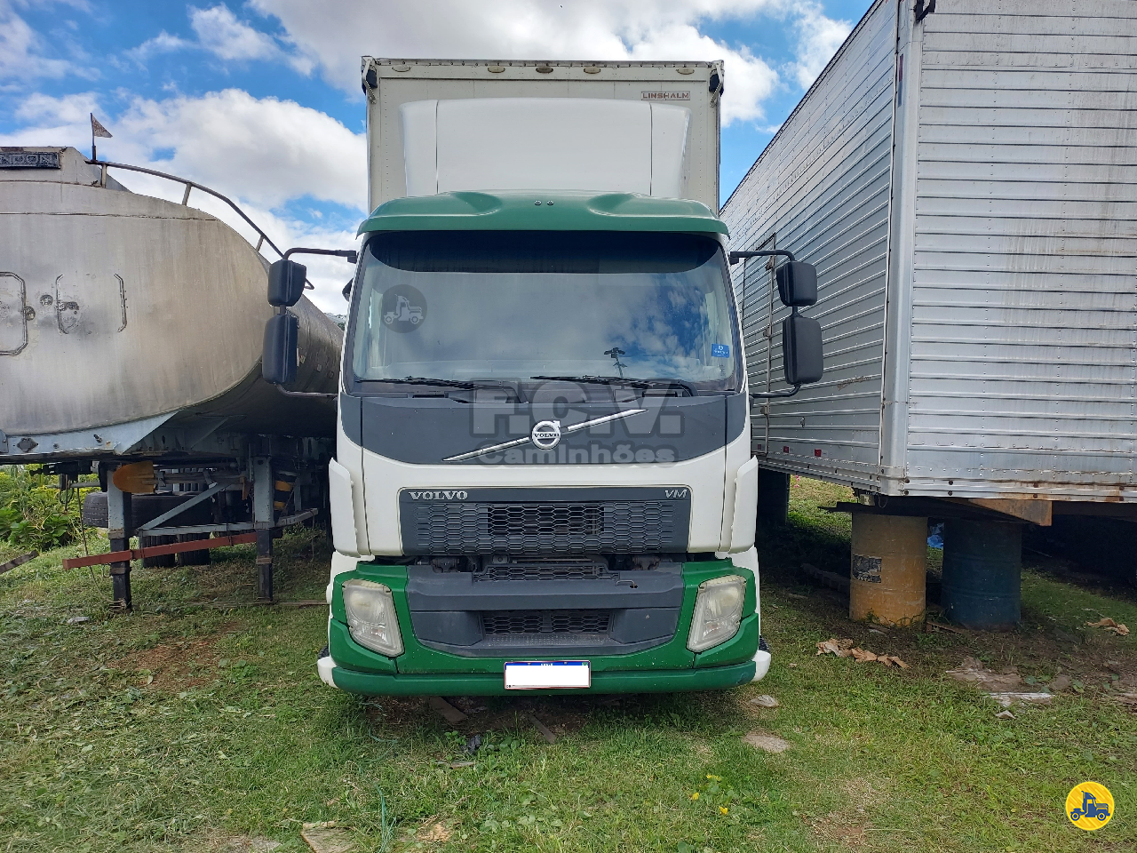 CAMINHAO VOLVO VOLVO VM 270 Baú Sider Truck 6x2 FCV Caminhões SAO PAULO SÃO PAULO SP