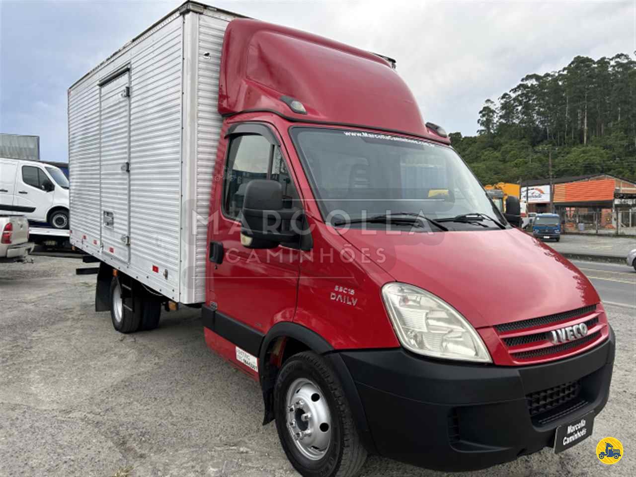 CAMINHAO IVECO DAILY 55c16 Baú Furgão 3/4 4x2 Marcolla Caminhões BLUMENAU SANTA CATARINA SC