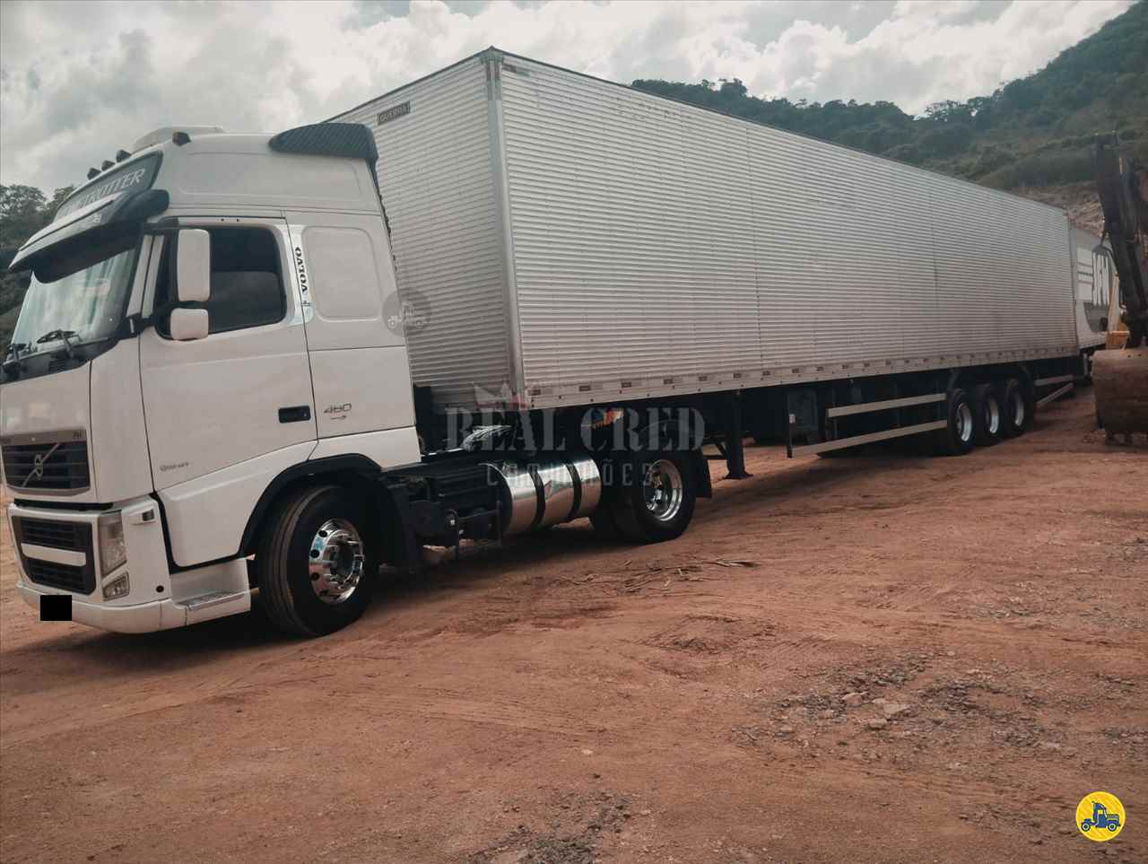 VOLVO FH 460 de Real Cred Caminhões