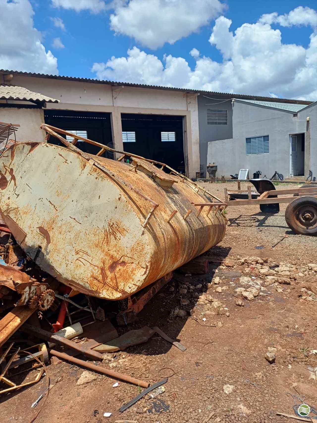 IMPLEMENTOS AGRICOLAS TANQUE ESTACIONÁRIO TANQUE Jatai Tratores JATAIZINHO PARANÁ PR