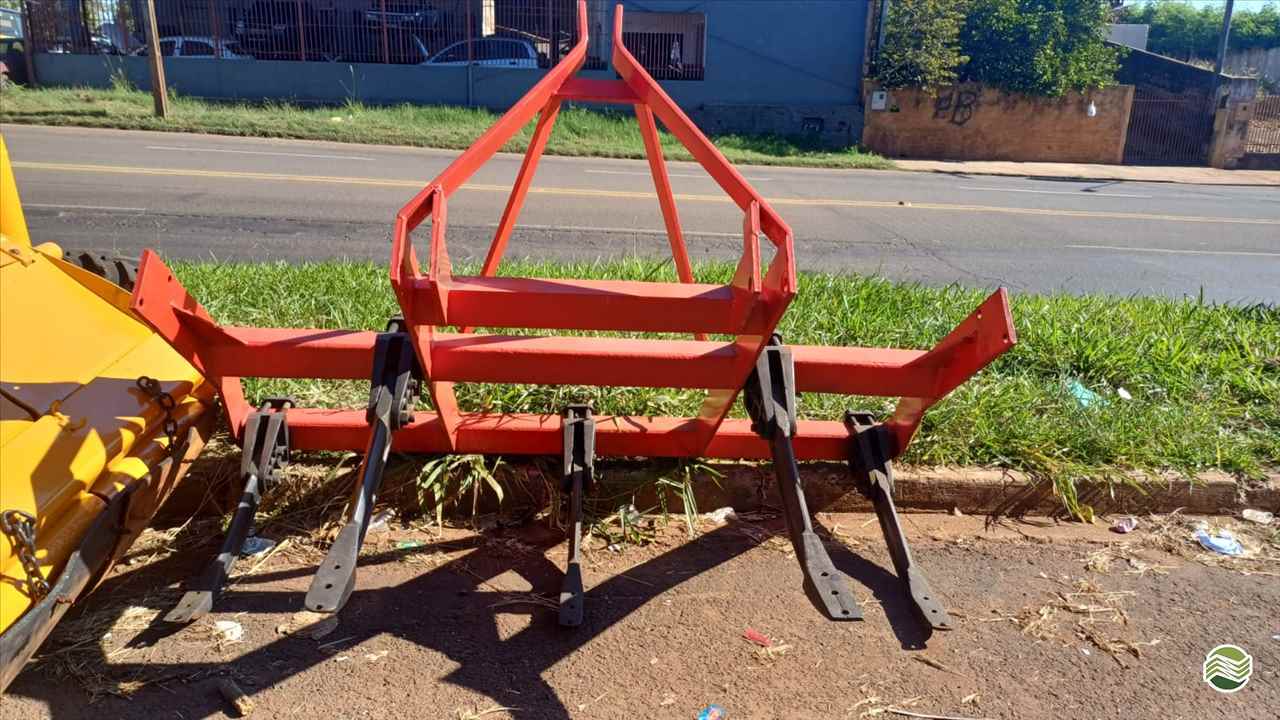 IMPLEMENTOS AGRICOLAS SUBSOLADOR 5 HASTES Jatai Tratores JATAIZINHO PARANÁ PR