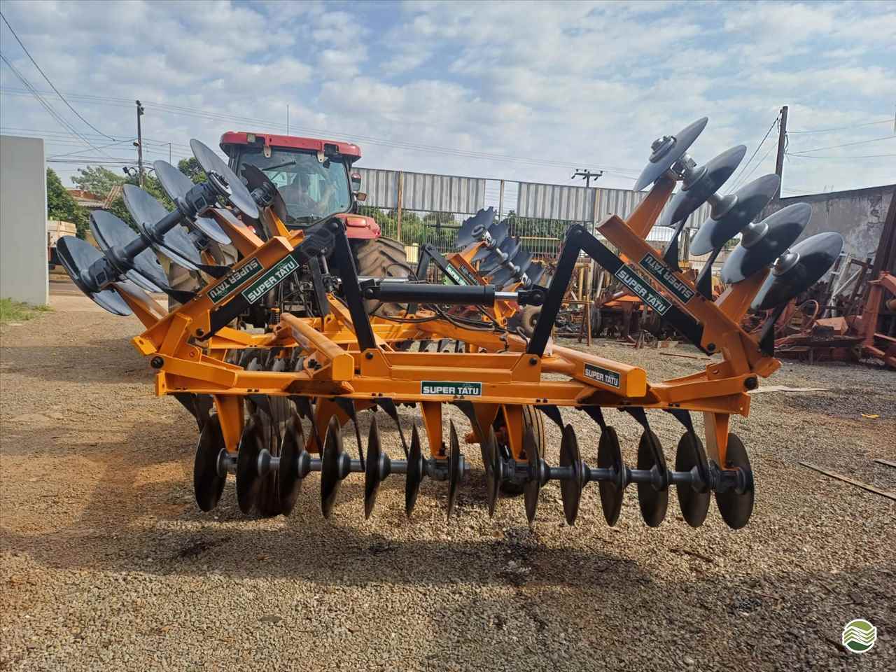 IMPLEMENTOS AGRICOLAS GRADE NIVELADORA NIVELADORA 48 DISCOS Jatai Tratores JATAIZINHO PARANÁ PR